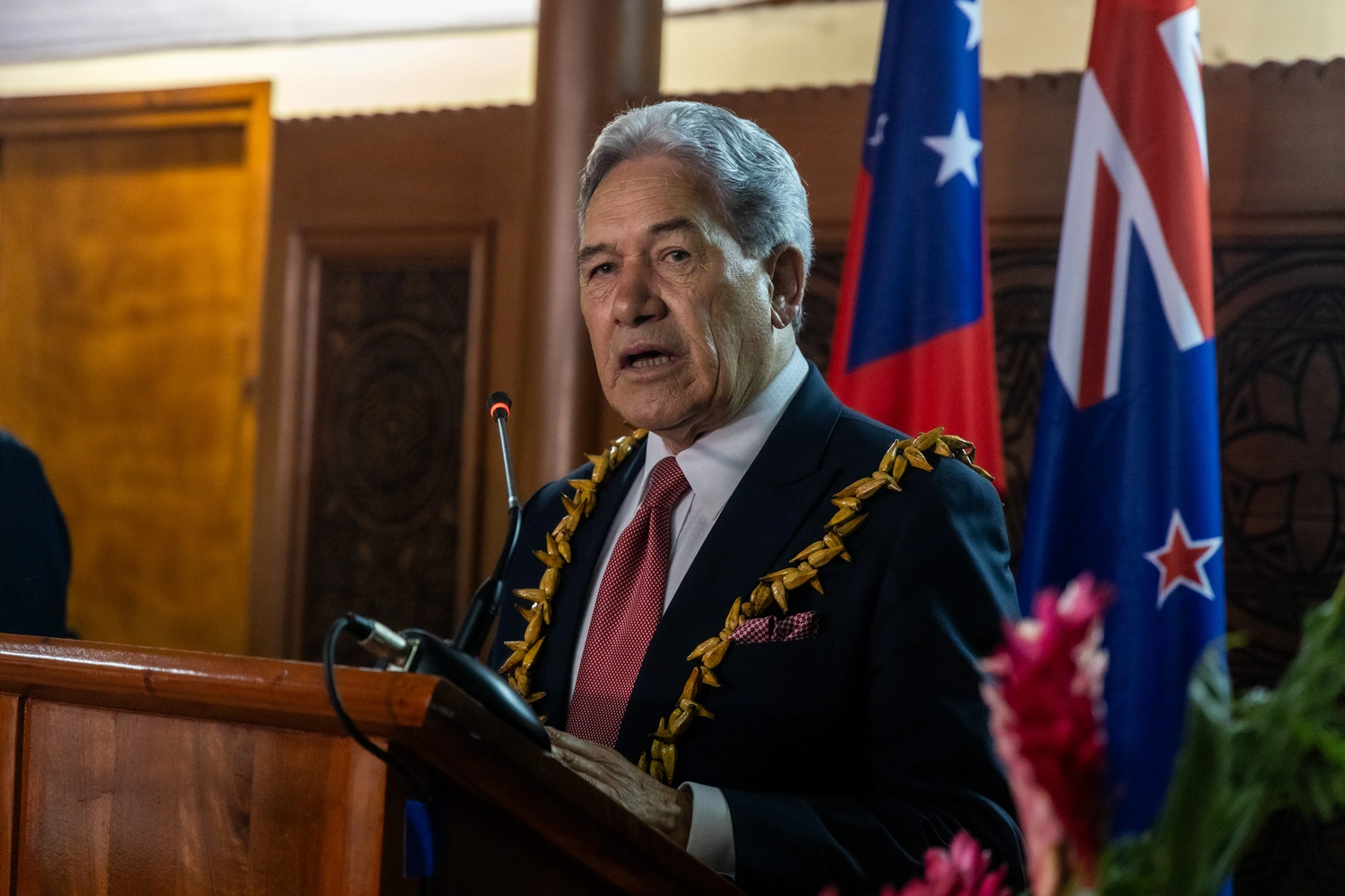 NZ reduces visa fees