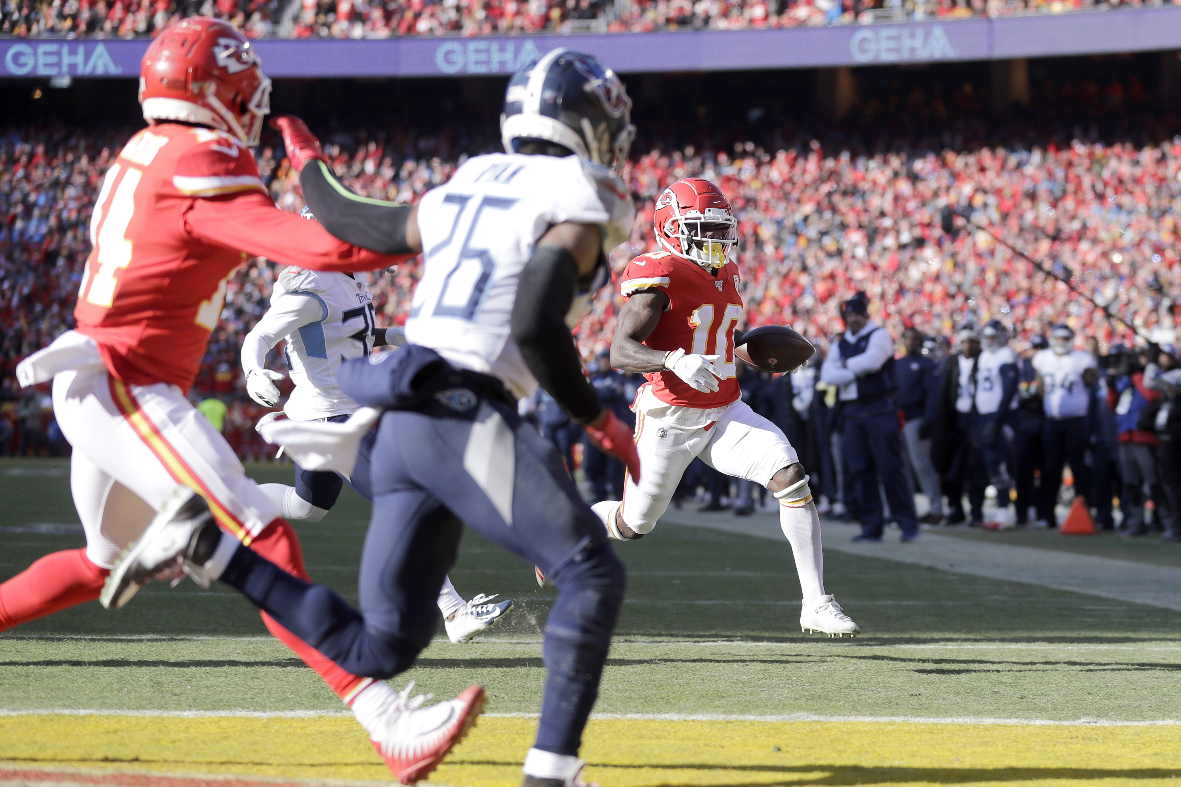 Super Bowl features speed worthy of Olympic relay team
