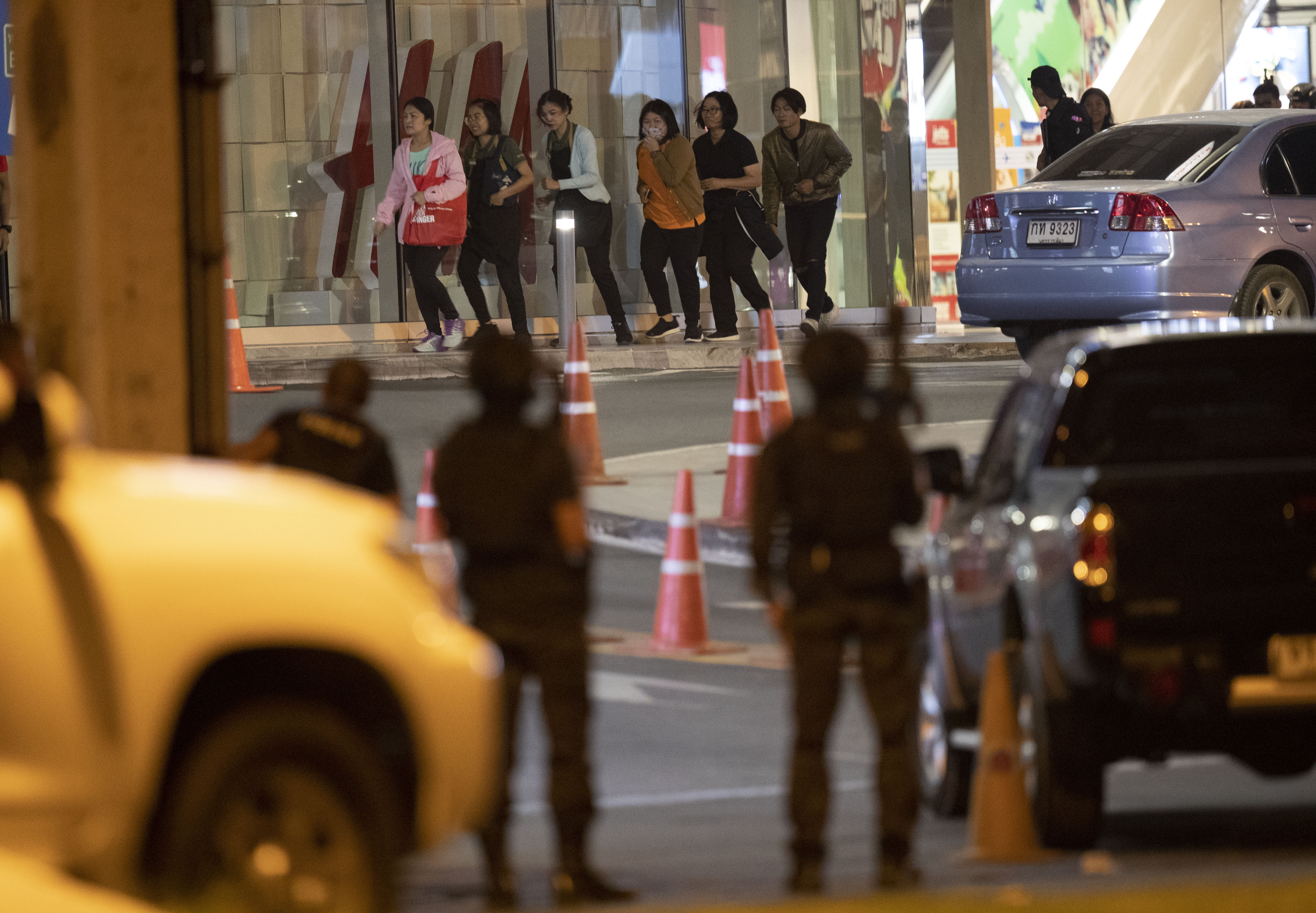 20 dead, 31 hurt in Thai mass shooting; gunman hides in mall
