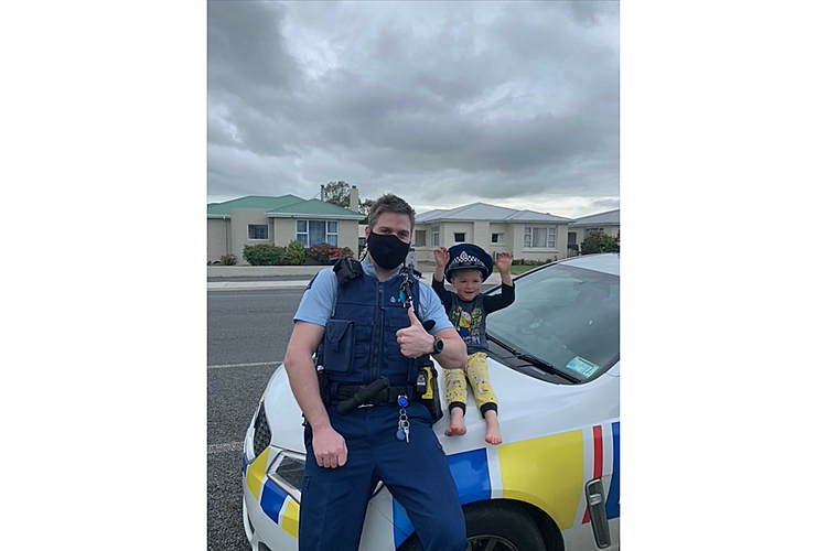 NZ police answer 4-year-old's call, confirm toys are cool