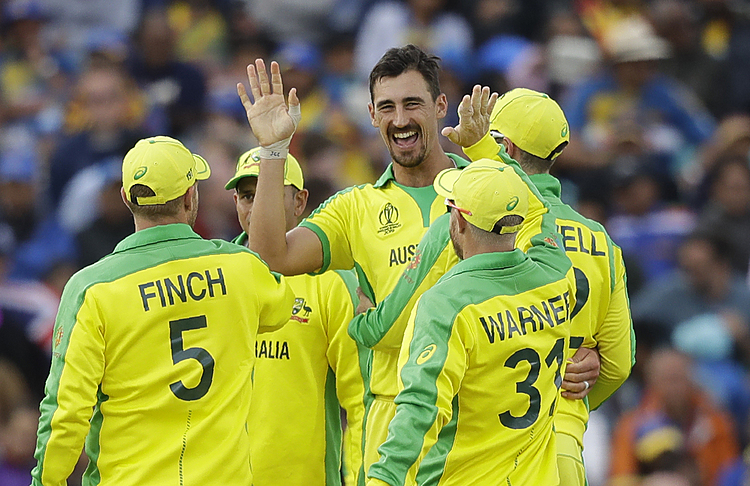 The Latest: Australia beats Sri Lanka by 87 runs at the Oval