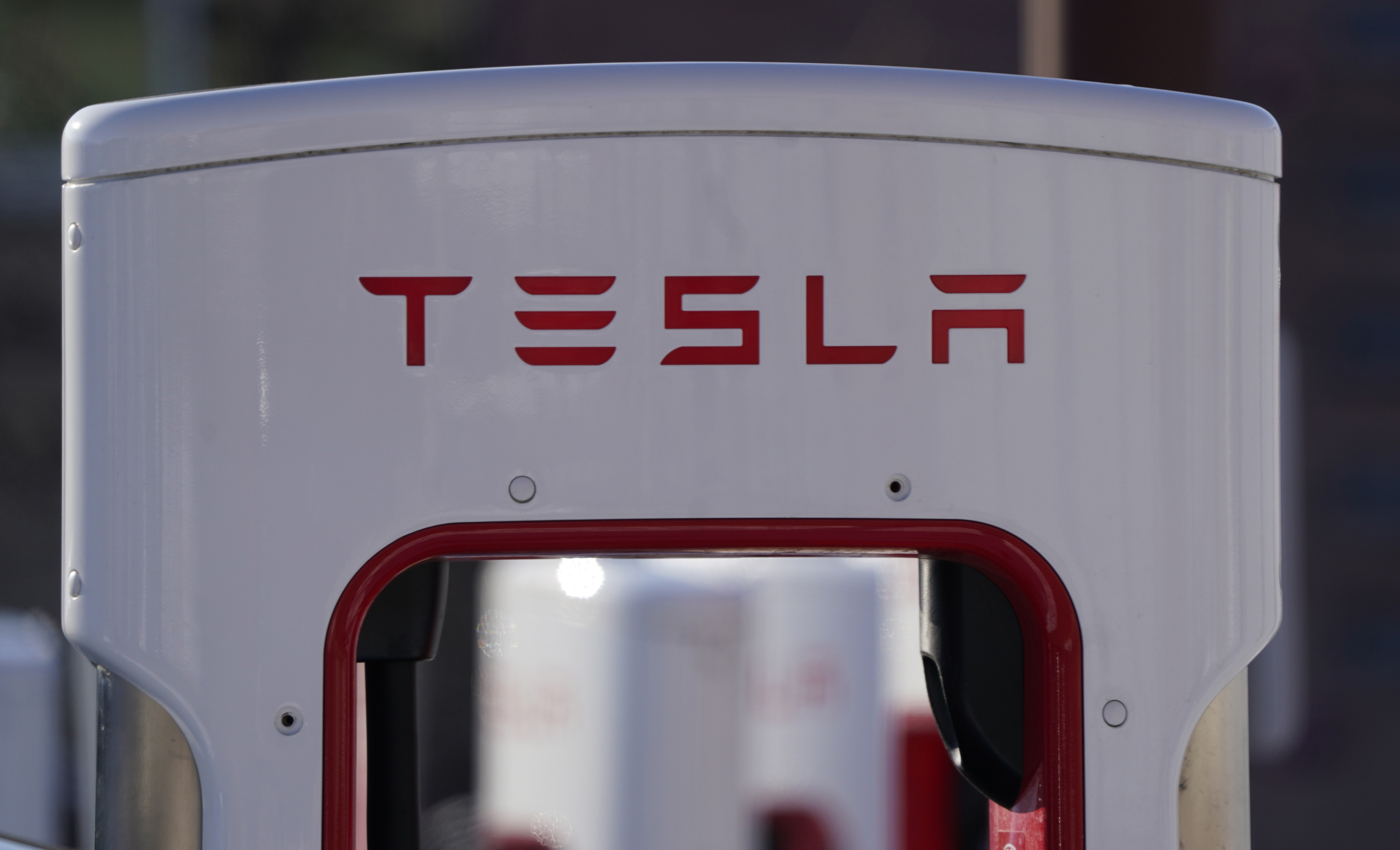 Tesla reaches milestone with first $1B quarterly profit 