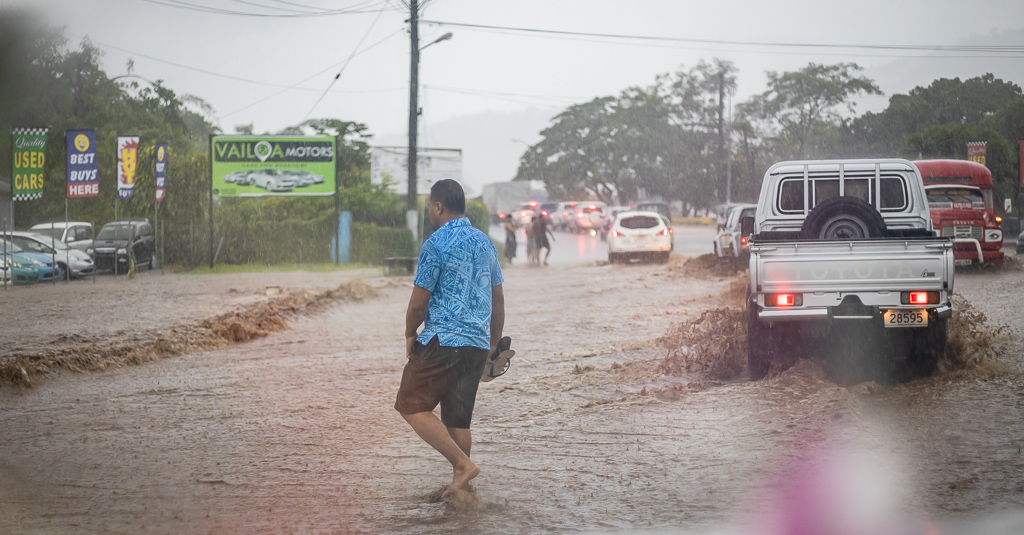 MET. Office issues heavy rain, flood warnings