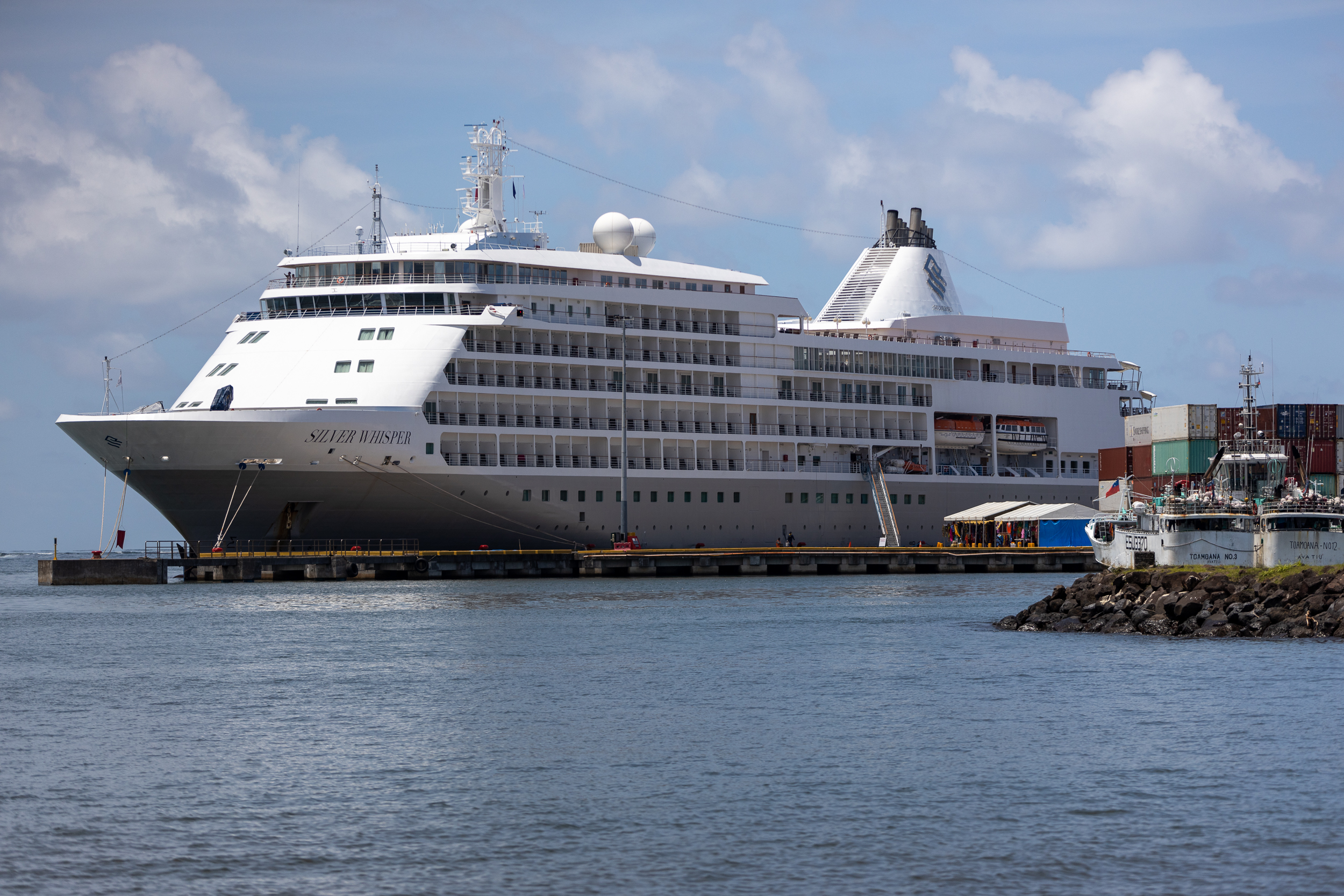 Silver Whisper calls into Apia 