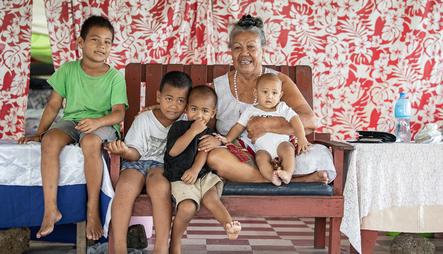 Elderly mother takes lessons from the pandemic