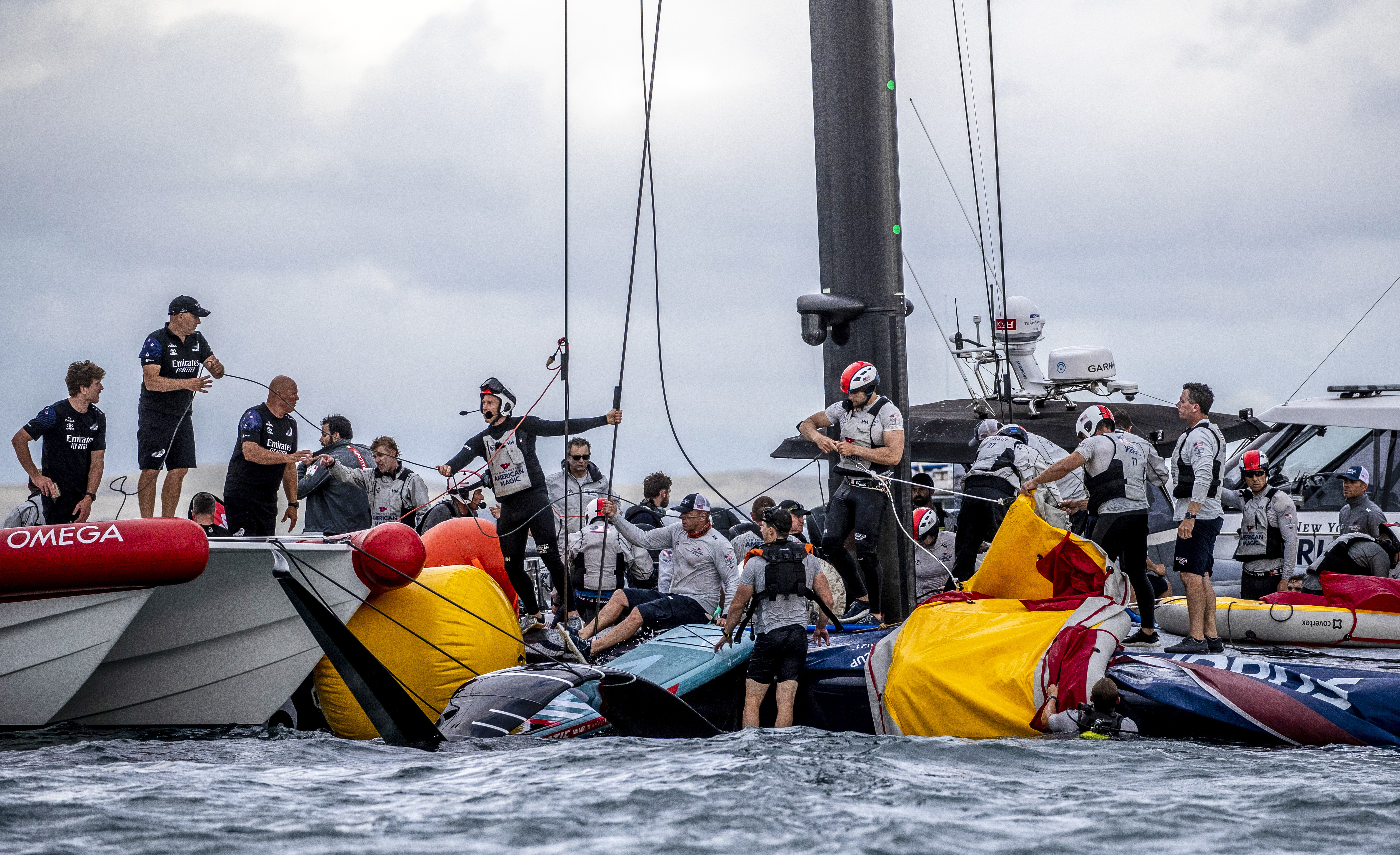 US team vows to continue after America's Cup capsize