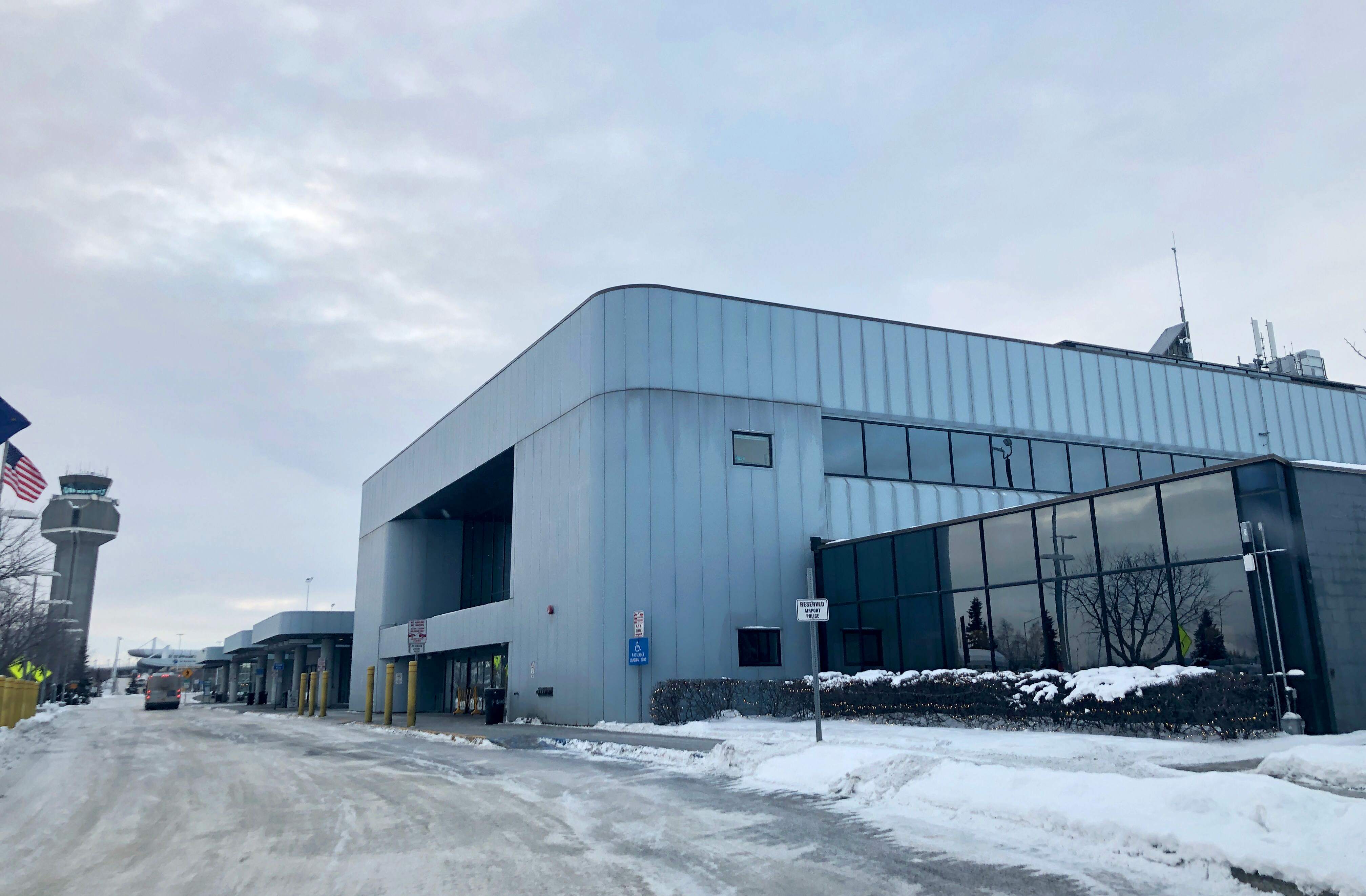 AP source: Jet evacuates Americans from China outbreak zone