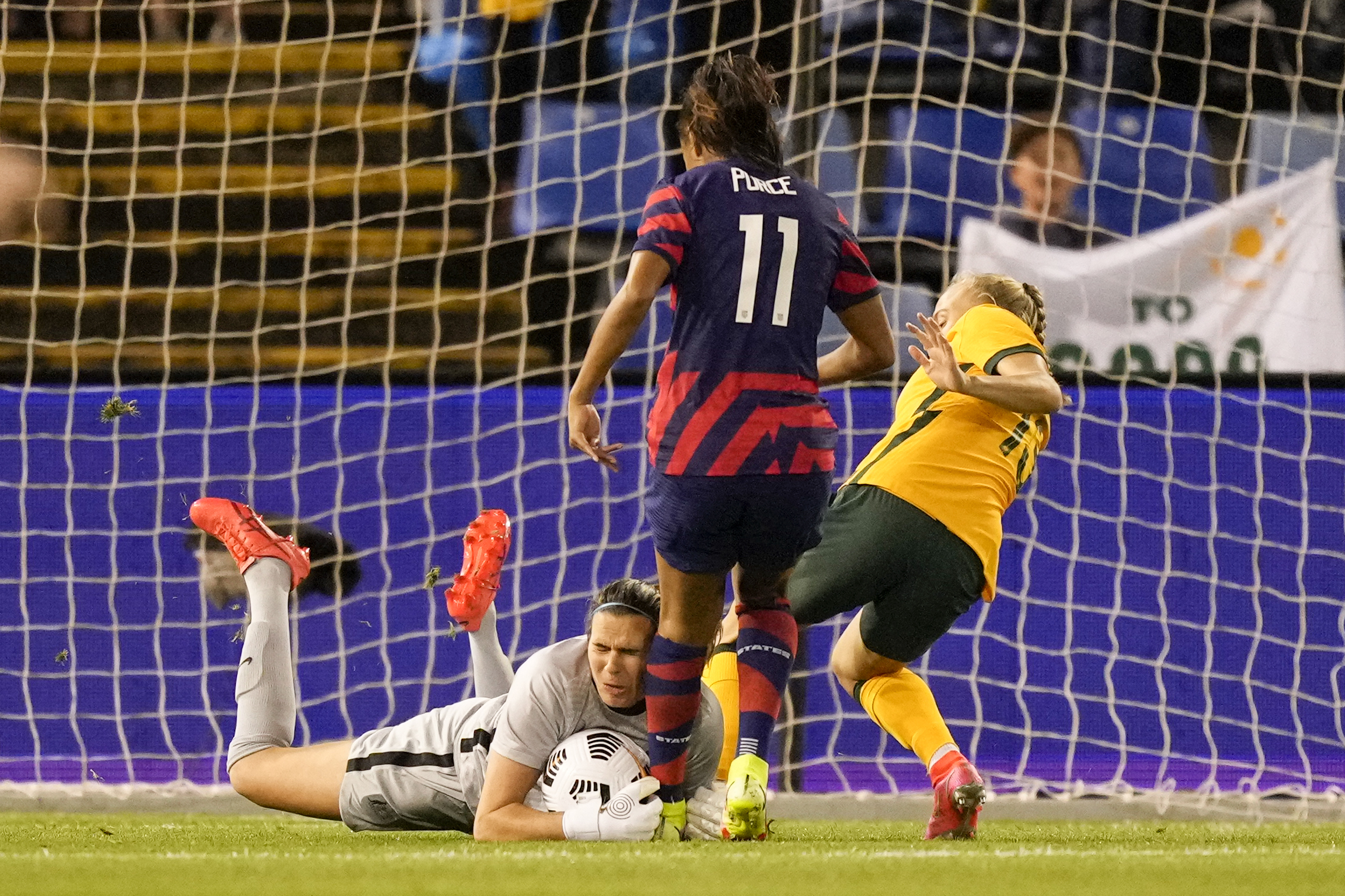 Matildas score late to share spoils with US women 