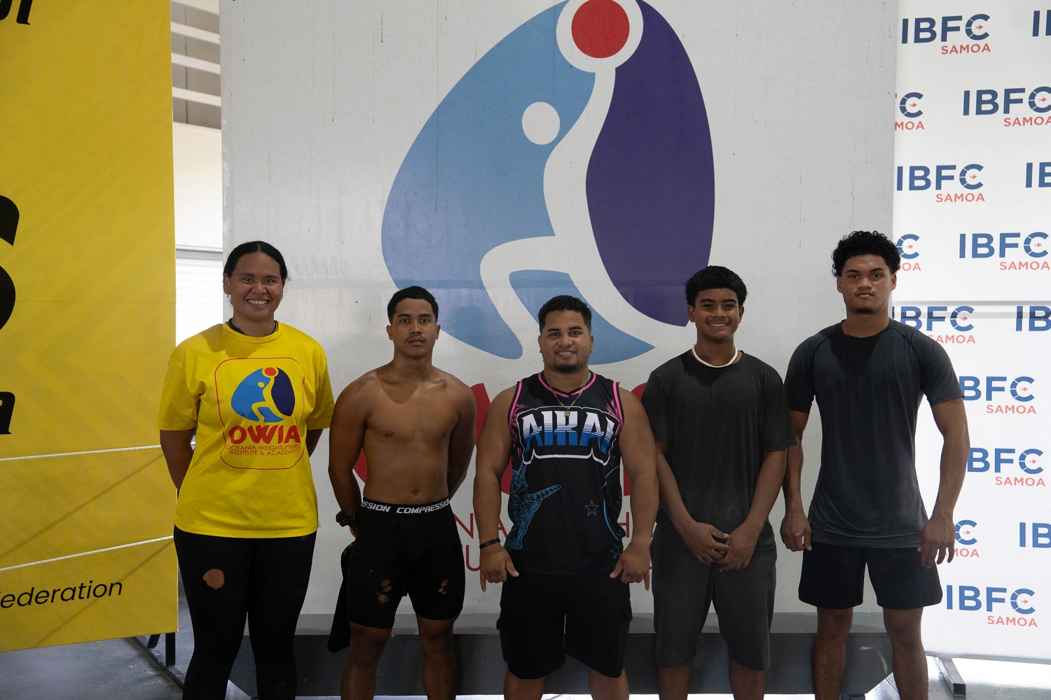 Palau weightlifters building experience 