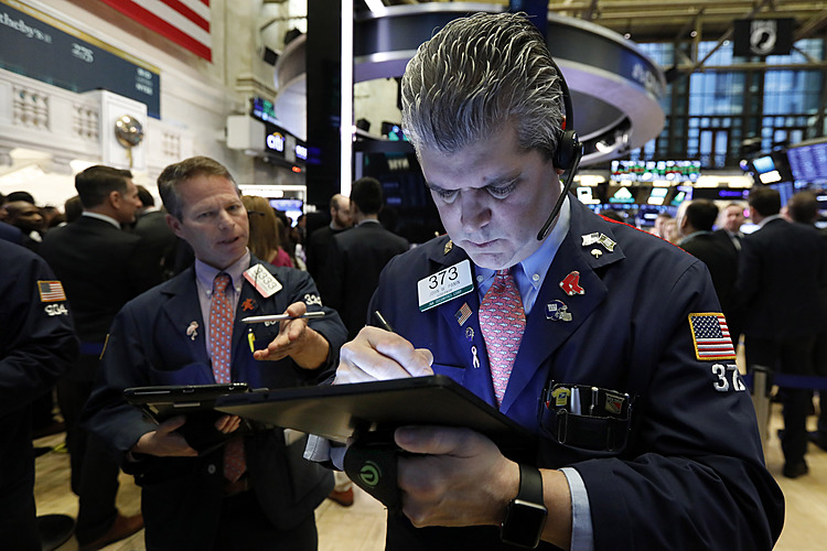 US stock indexes veer lower as 3-day winning streak stalls