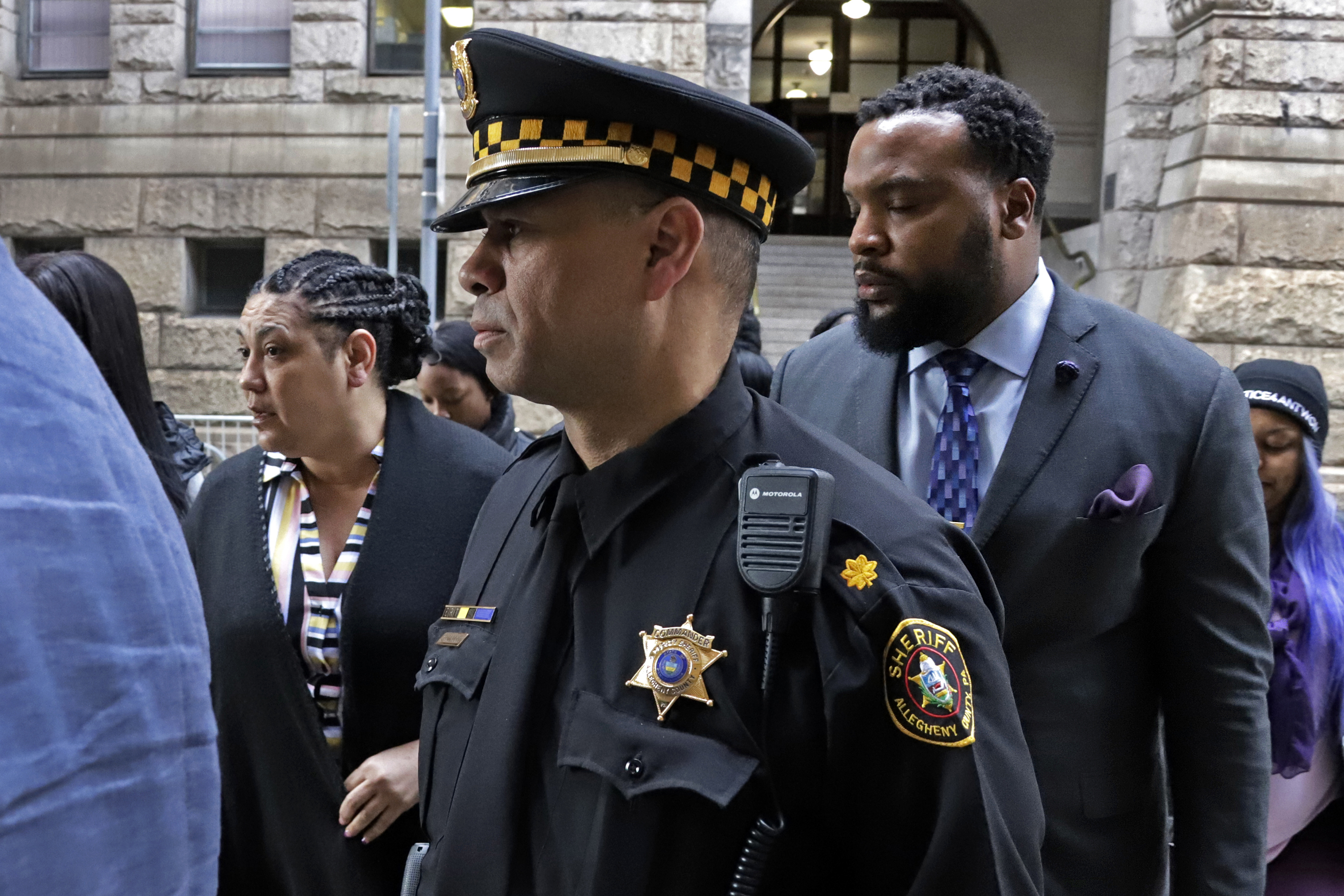 Defense asks for cop's acquittal on murder in teen's death