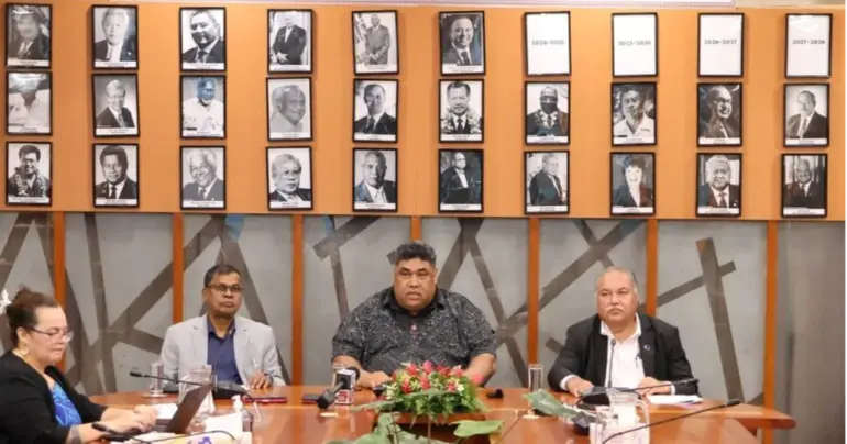 Free(r) movement at the Forum