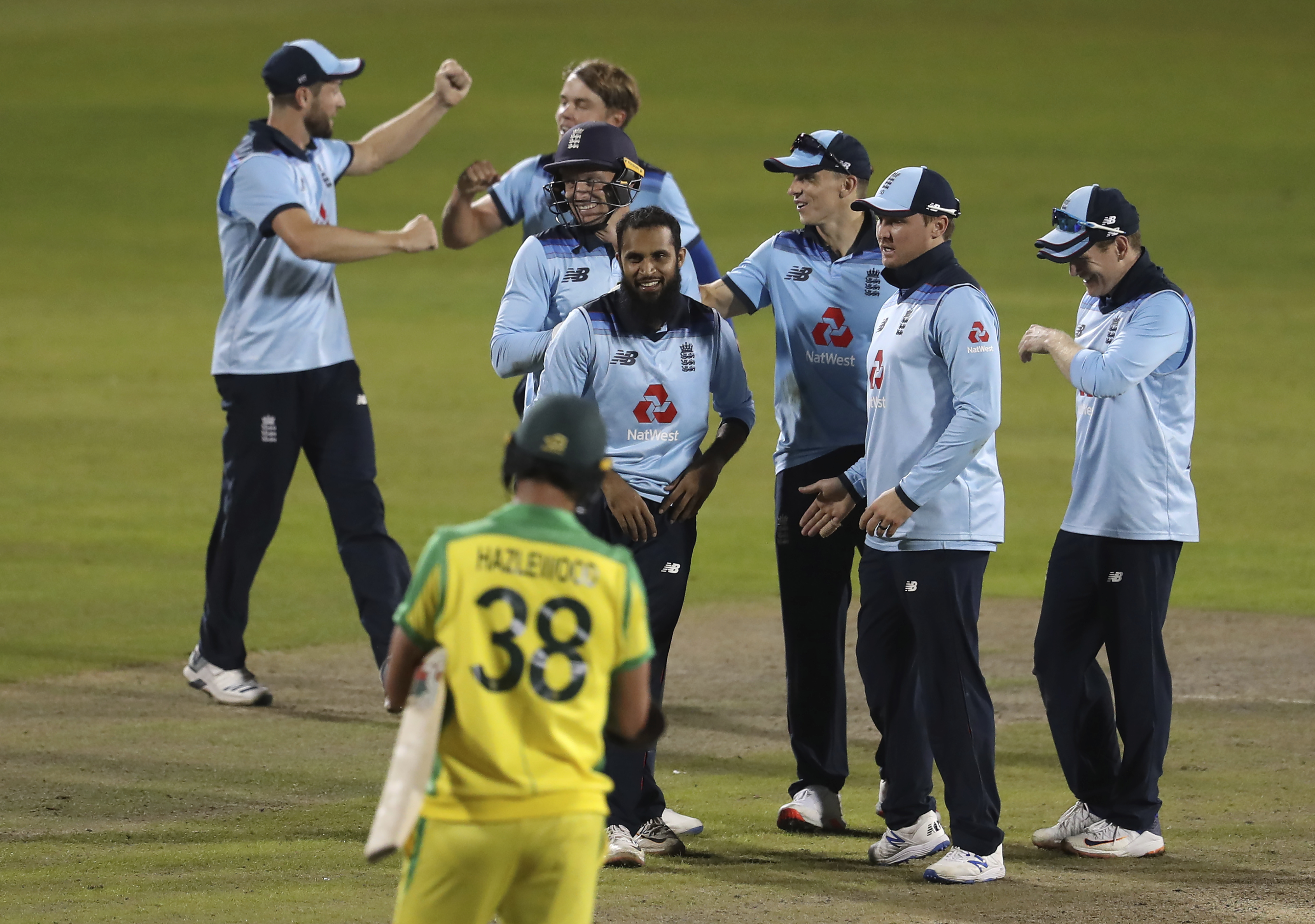 Australia without Smith, England batting 1st in ODI decider