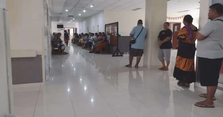 Long wait at hospital without seats