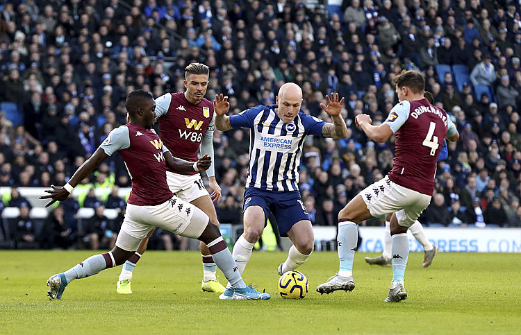 Mooy completes permanent move to Brighton