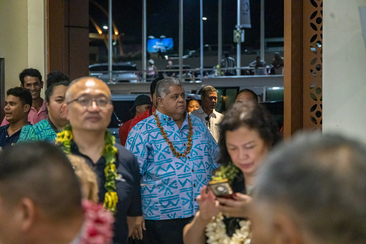 Explaining why the coconut trees sway the way they do