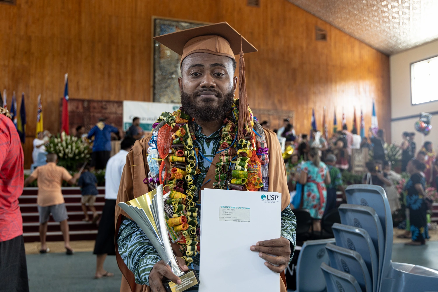 Gold medallist dedicates award to parents 