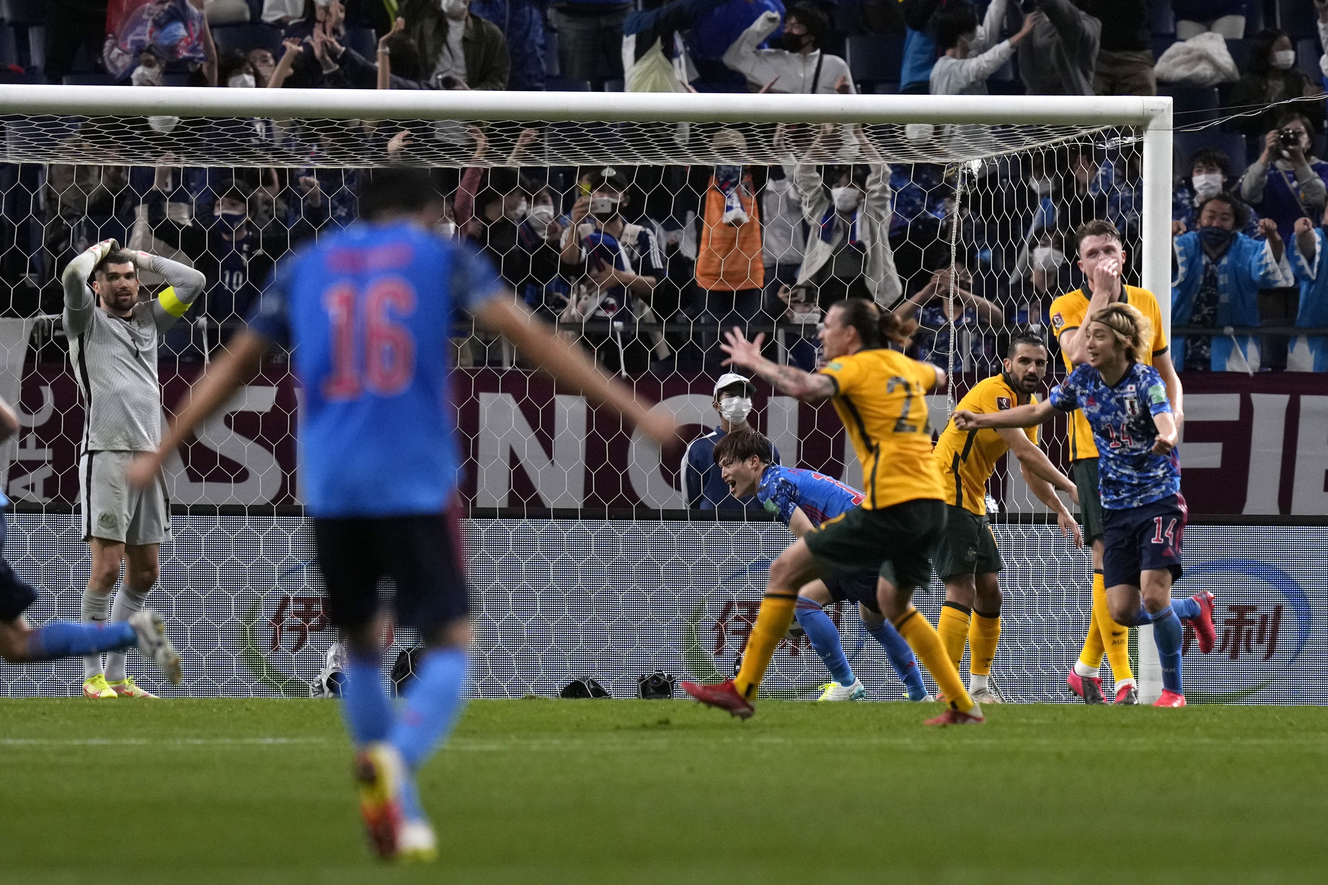 Japan beats Australia 2-1 in World Cup qualifying