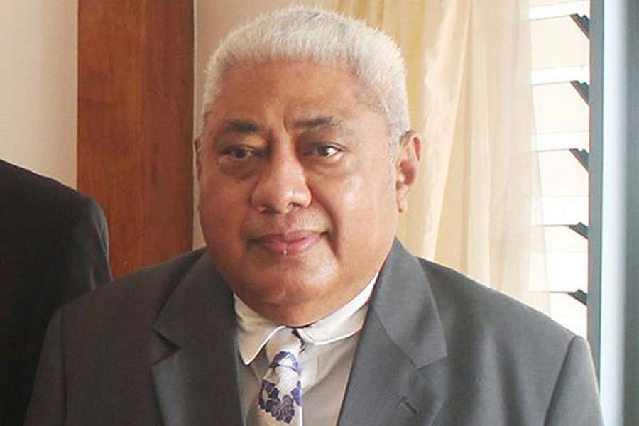 5 killed after plane nosedived into California parking lot