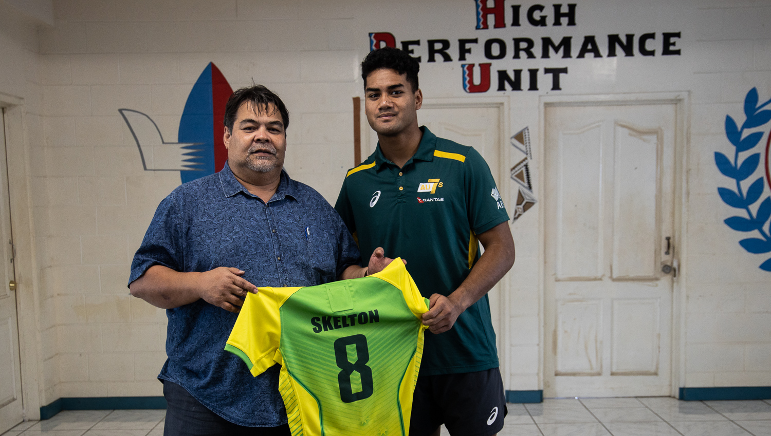 Aussie rising star gives back