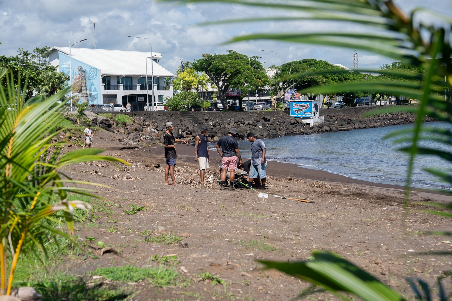 Beach clean-up for Luxon's arrival 