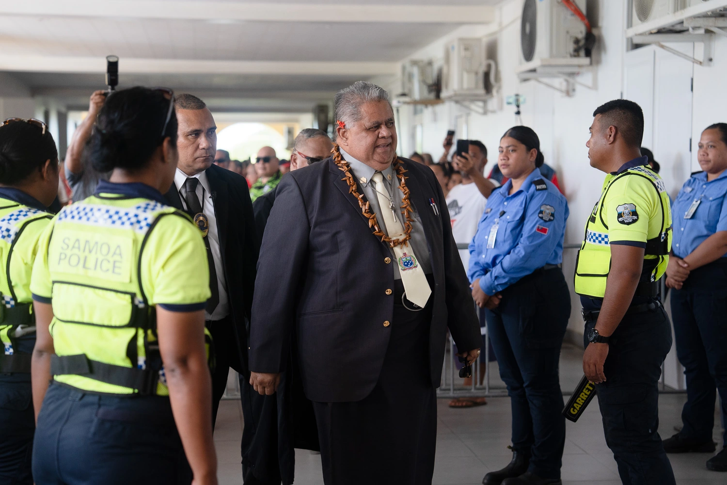 PM cleared, Sam found guilty