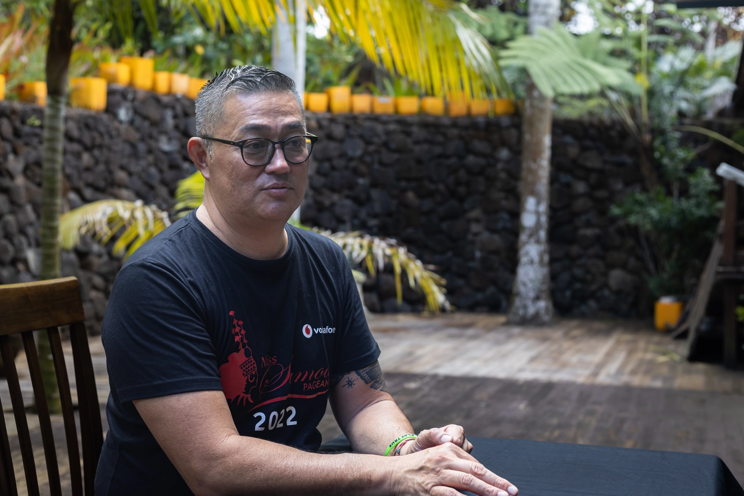 Treated like a criminal, pageant judge stopped at airport