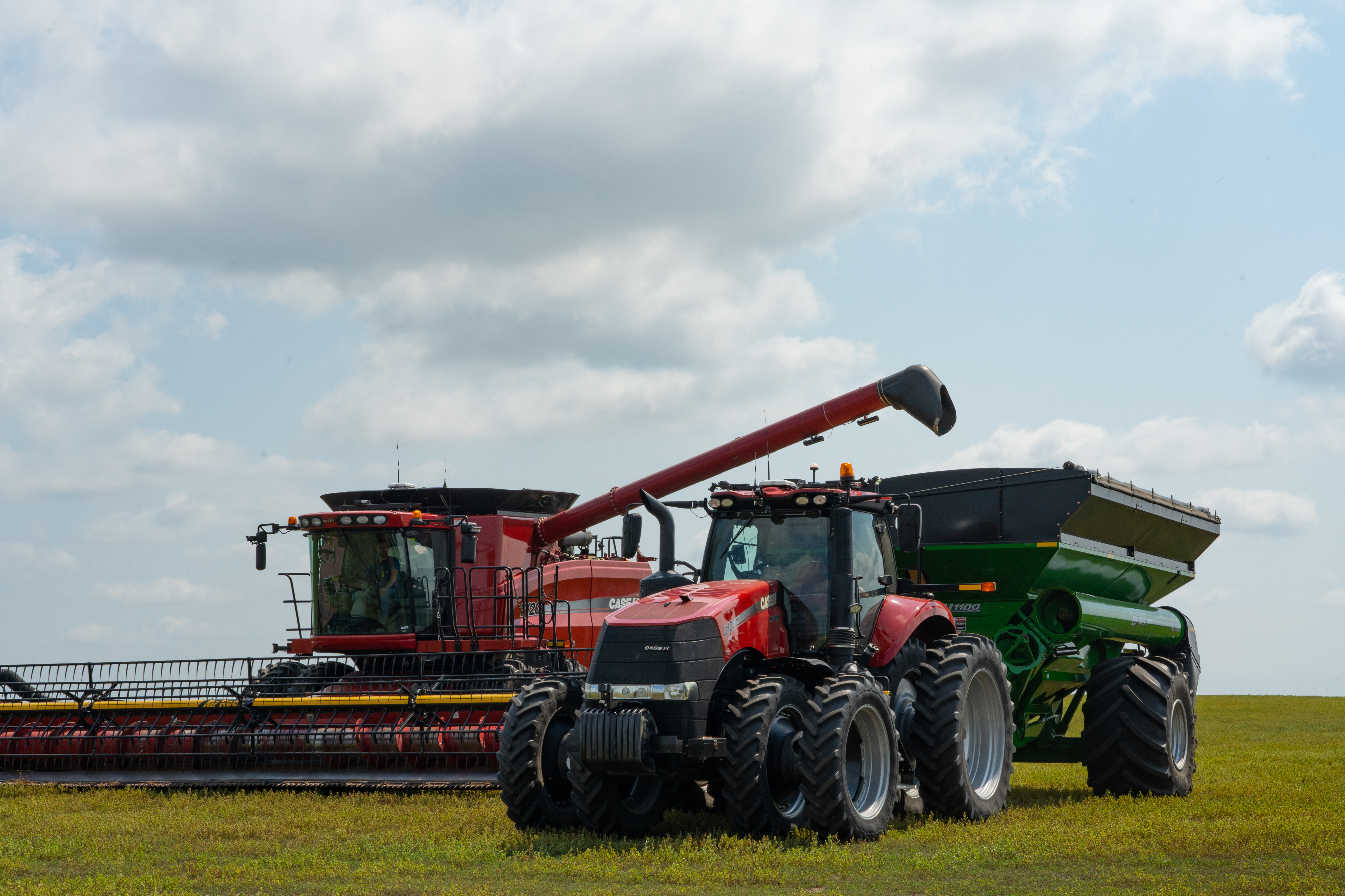 Raven Industries Debuts Driverless Ag Technology on Case IH Magnum™ at U.S. Farm Show