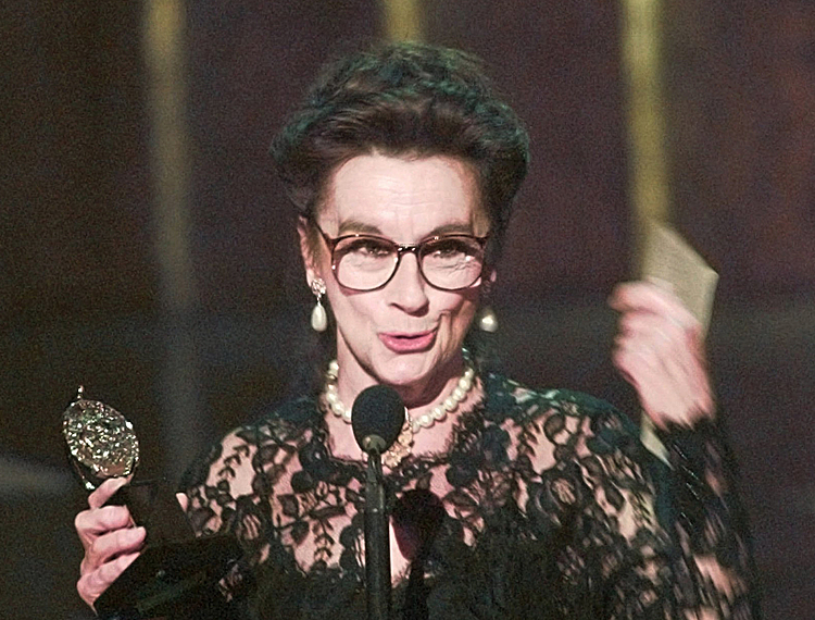 Actress Zoe Caldwell, Tony winner for 'Medea,' dies at 86