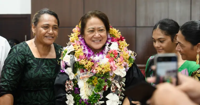  Sili sworn in as district court judge