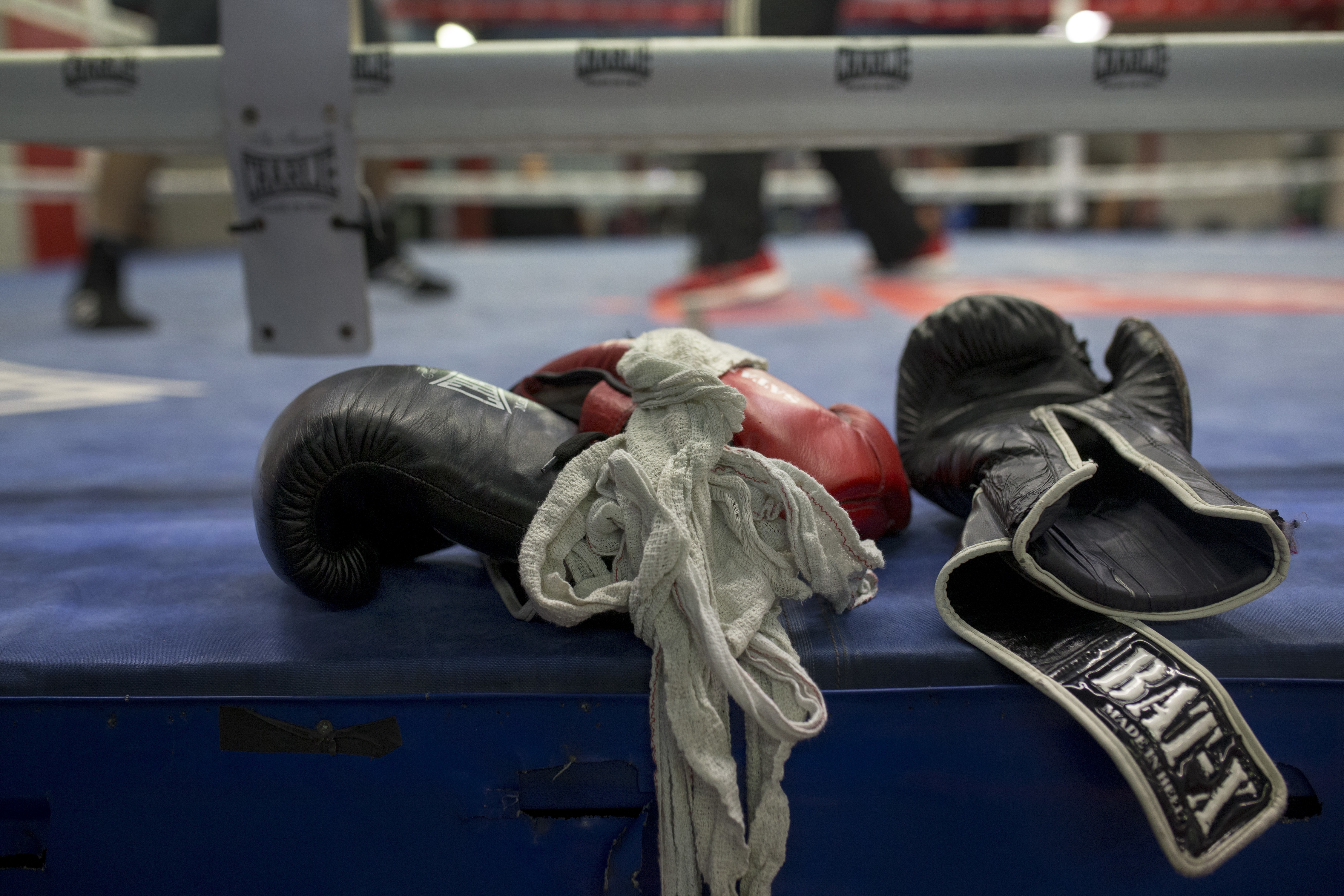 In Britain, 100-loss journeymen boxers punch the clock