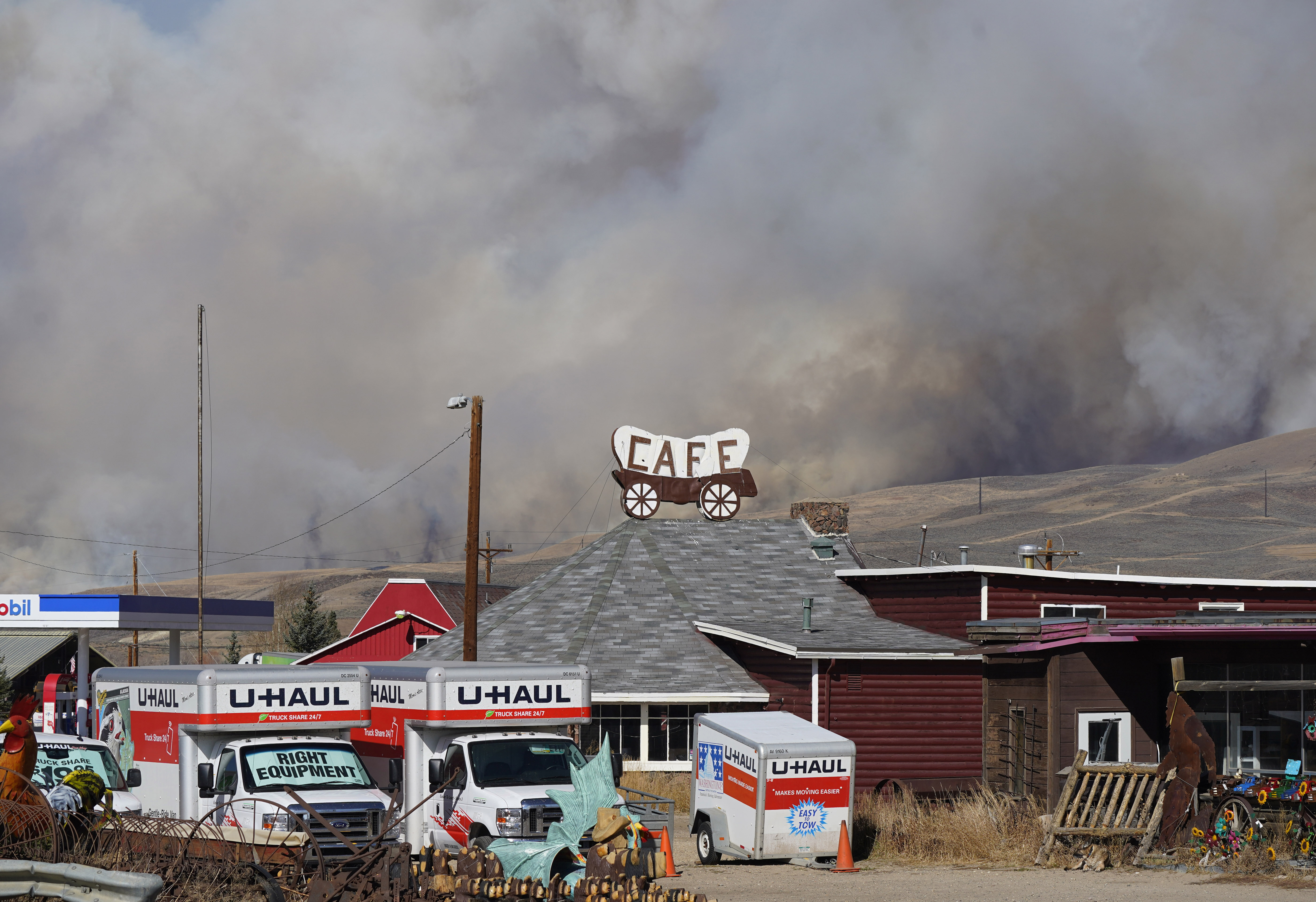 Colorado wildfires drag on later than normal, break records