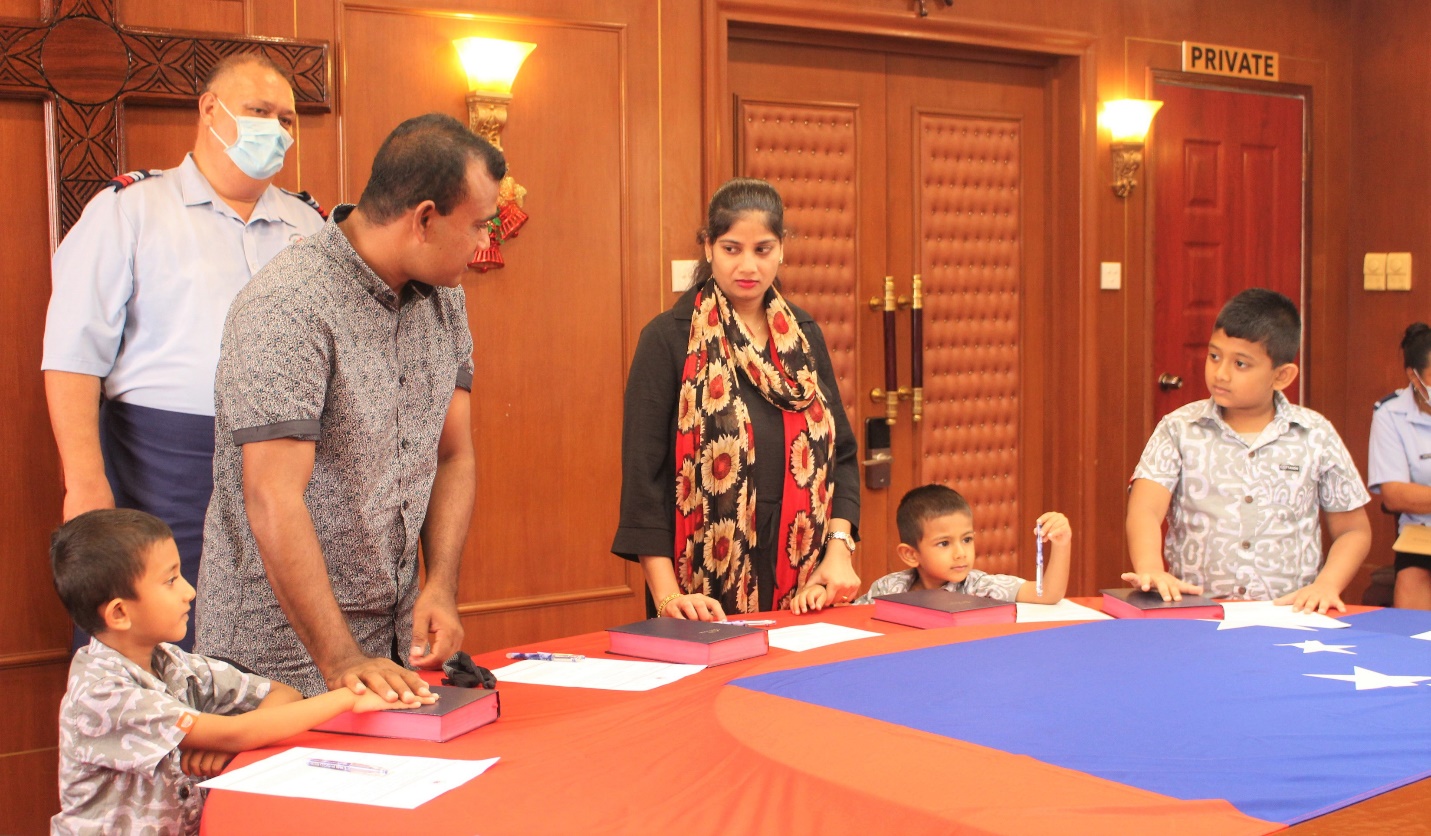 Fourteen gain Samoan citizenship