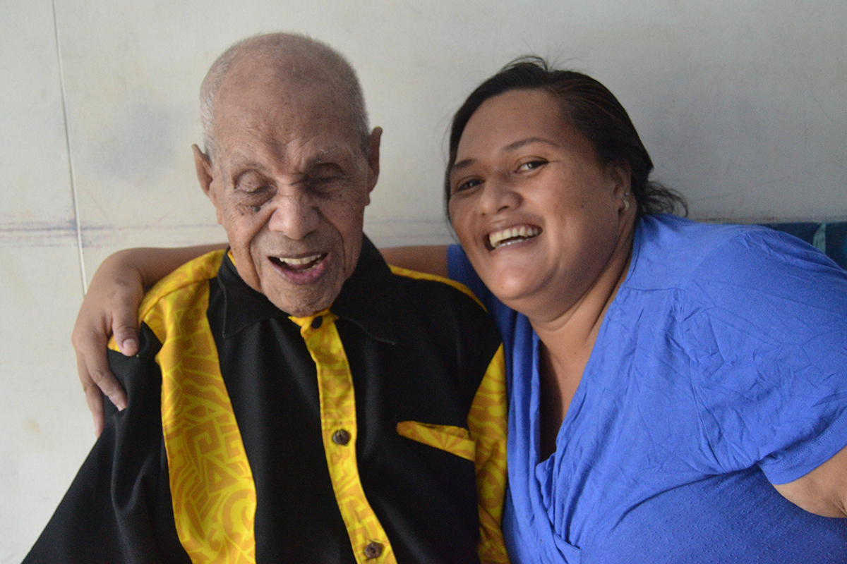 In Syria, a father says last goodbye to dead child