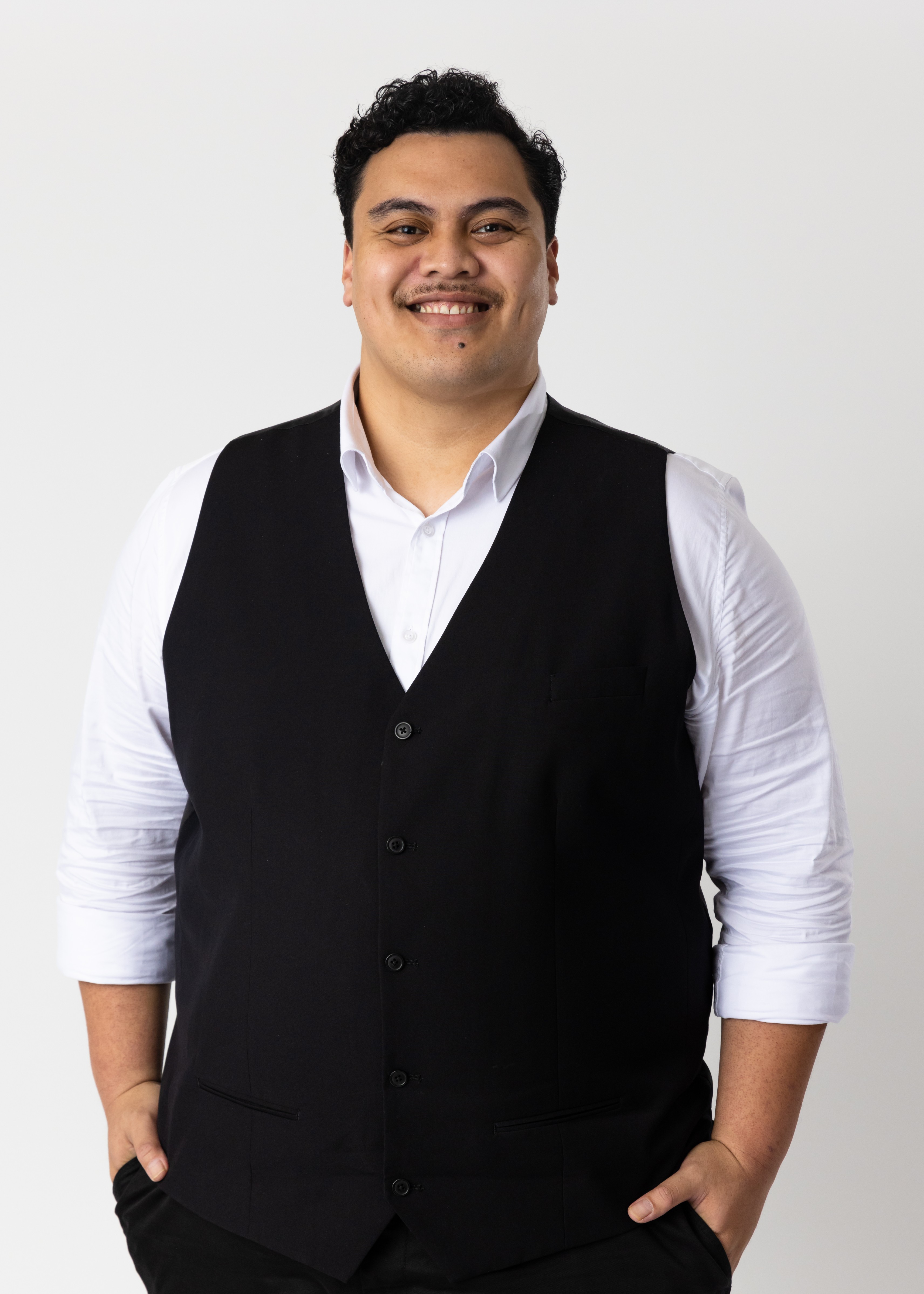 A Samoan tenor singer makes final of opera competition