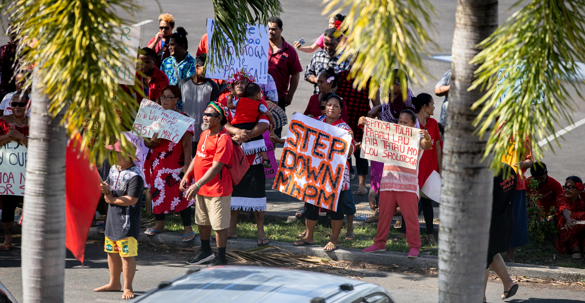 S.S.I.G. continue protest not far from court house