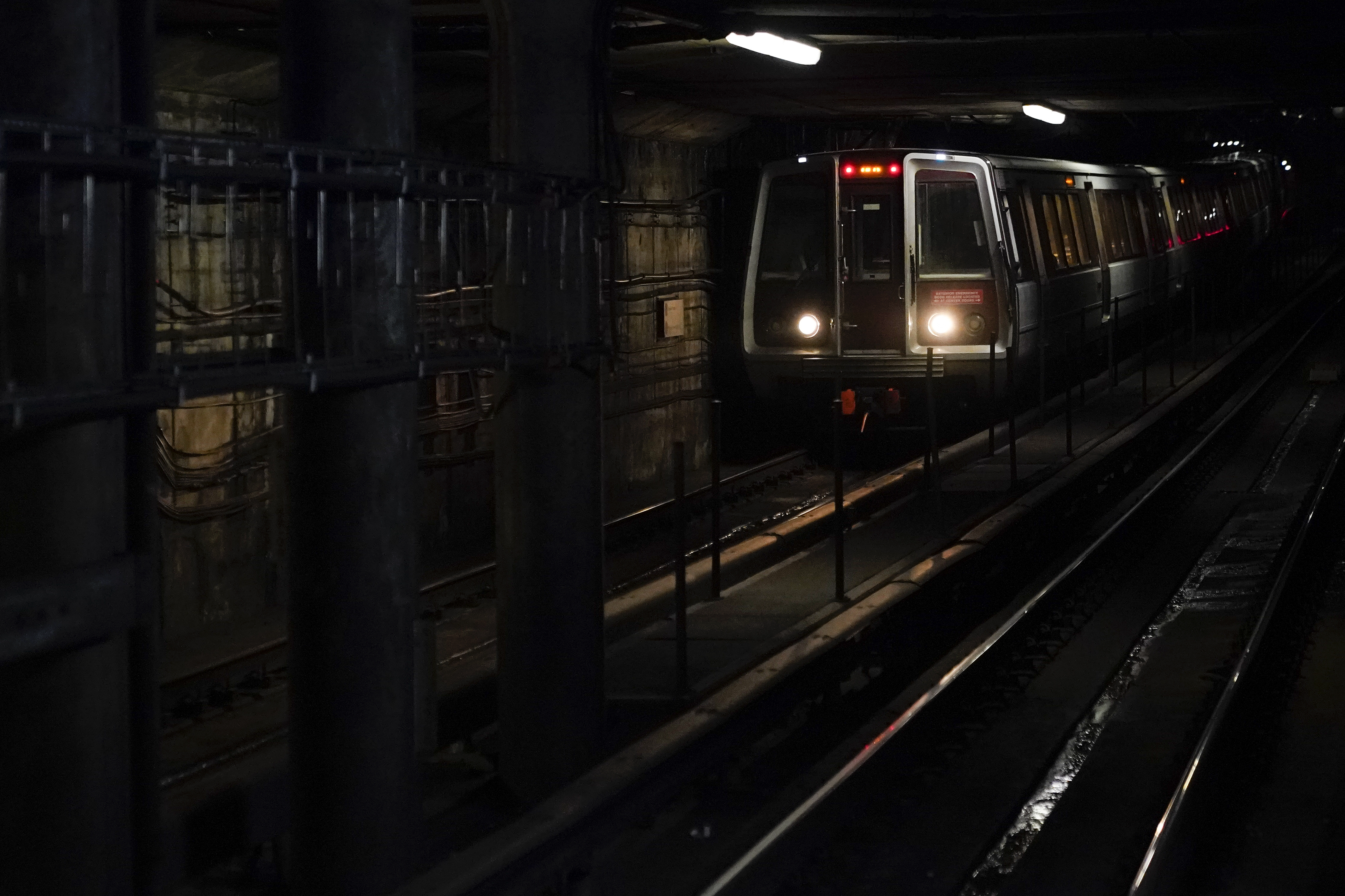 NTSB issues safety alert to subways, rail over wheel defect