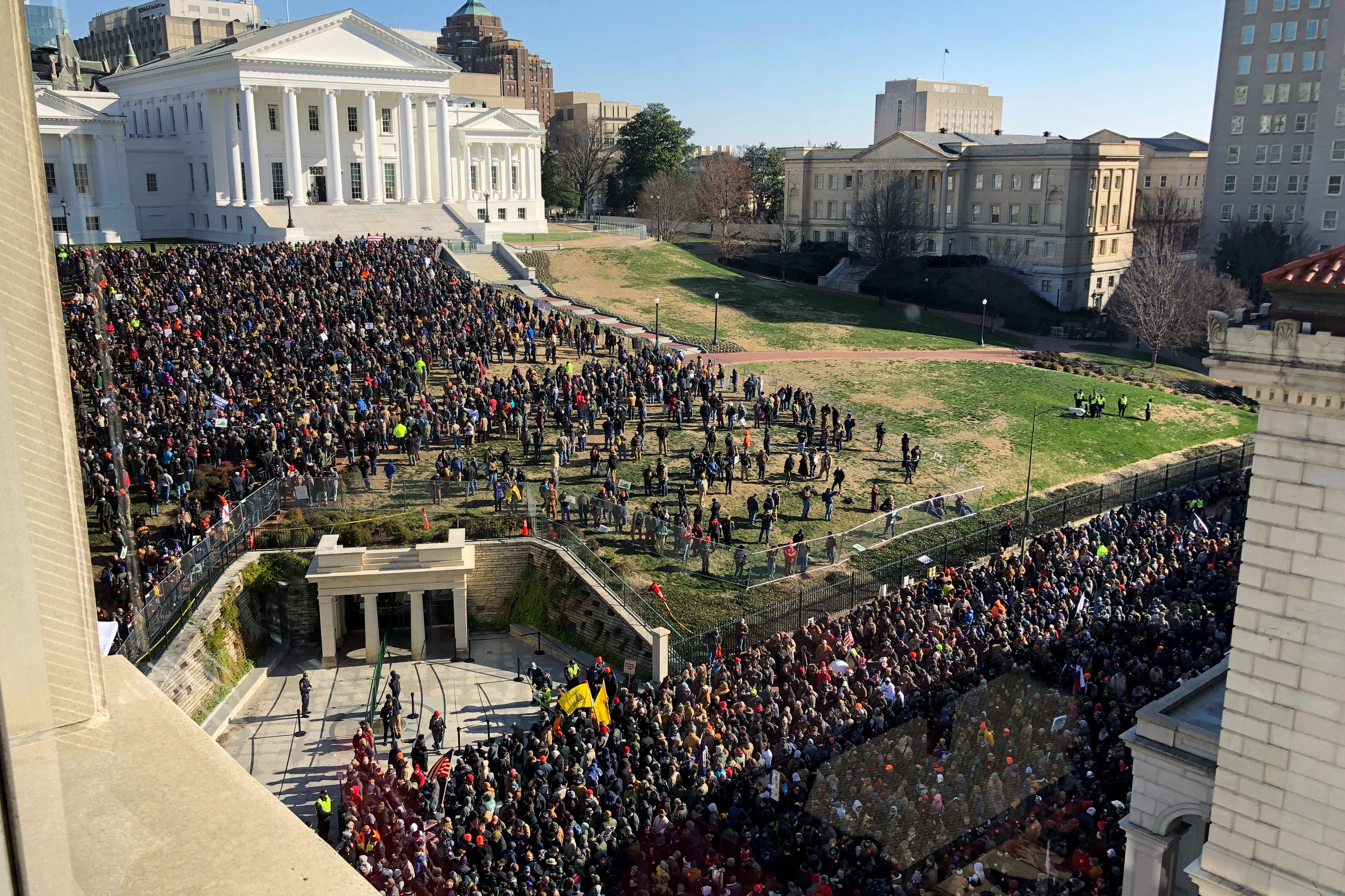 Pro-gun rally by thousands in Virginia ends peacefully 