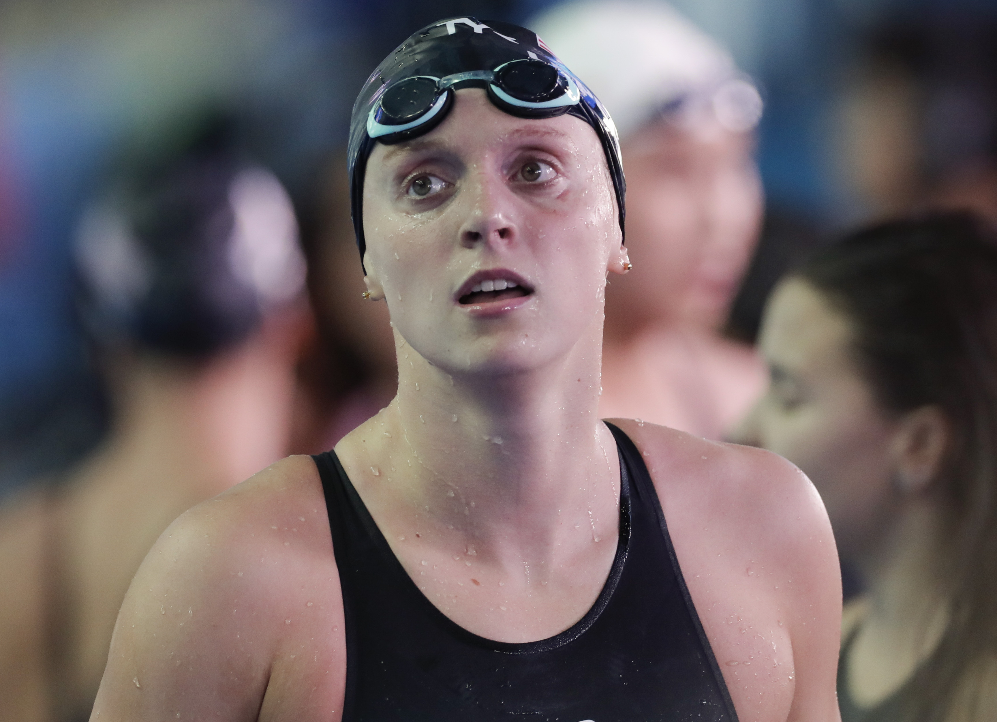 Ledecky stunned in 400 free at worlds; Sun wins record title
