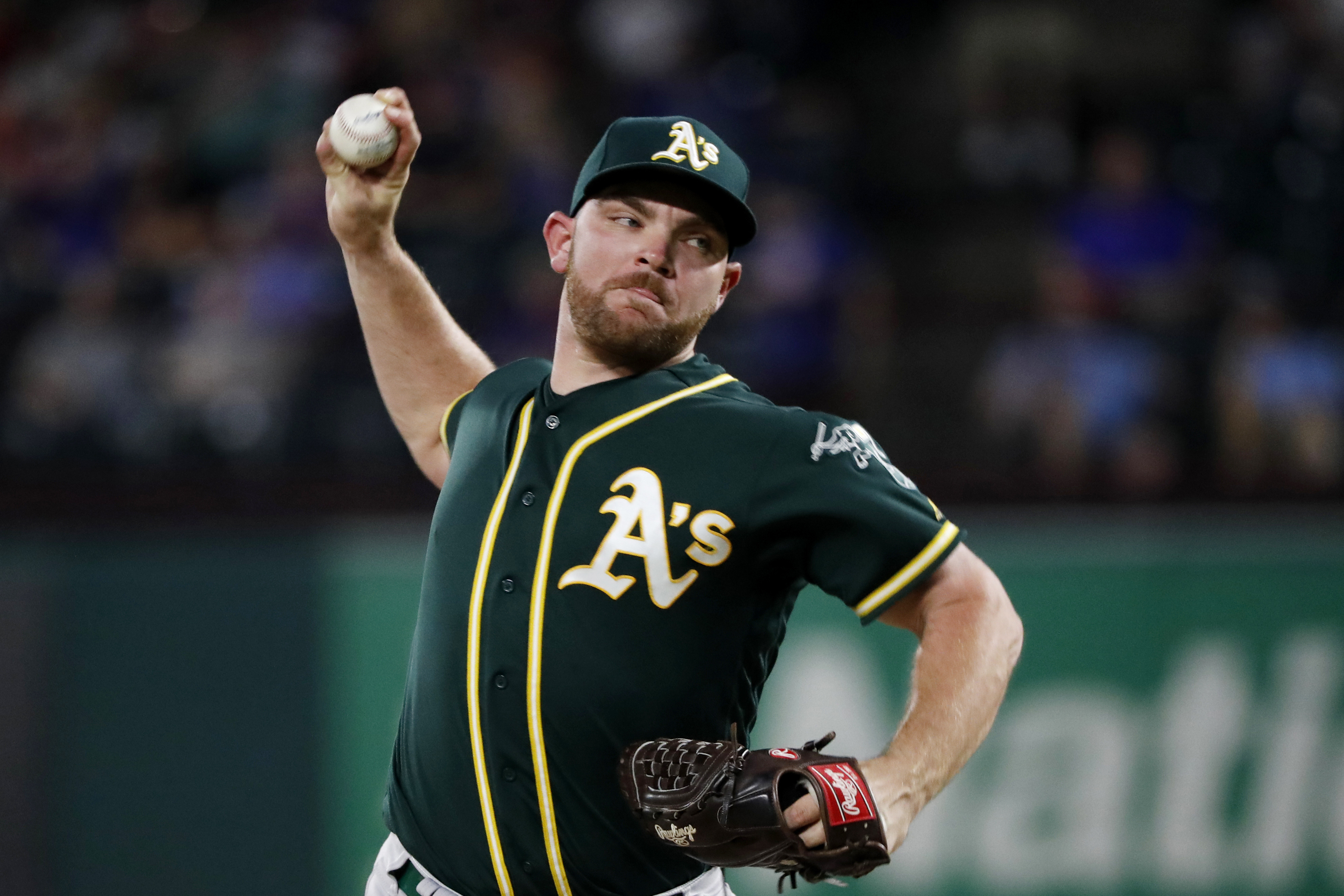 A's Liam Hendriks helps fire victims back home in Australia