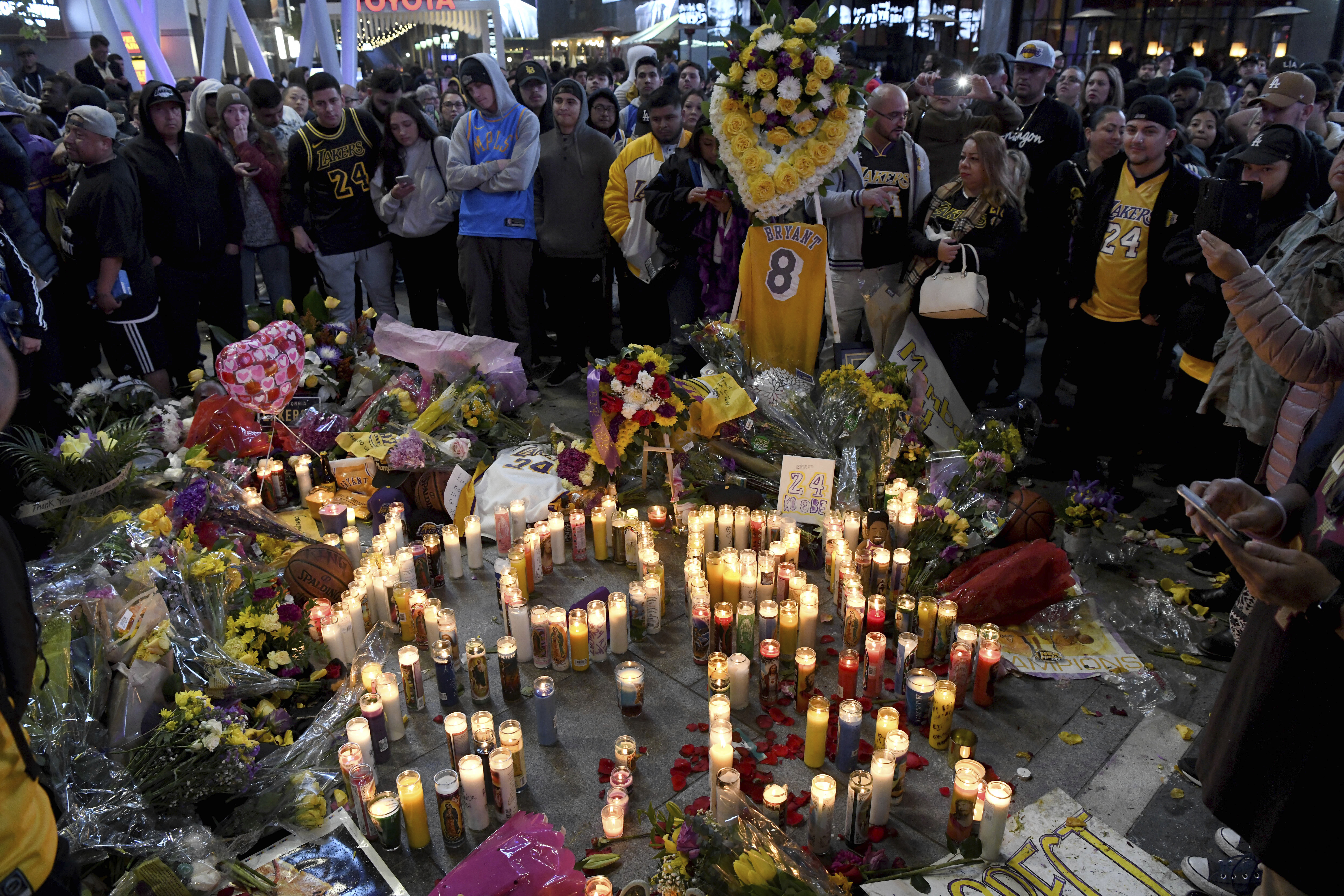 Los Angeles unites in grief for adopted son Kobe Bryant