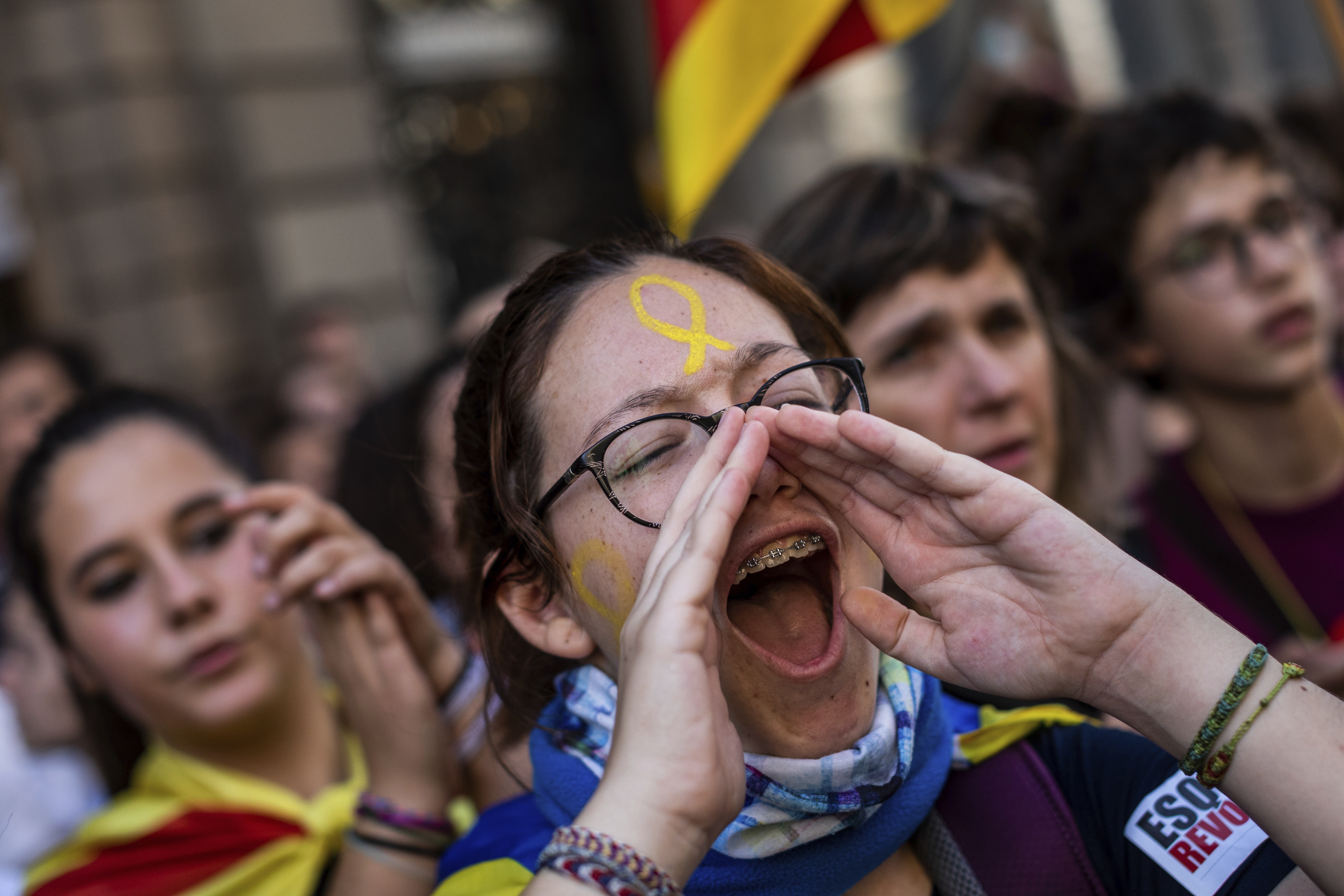 Riots darken Catalan separatist dream of peaceful secession