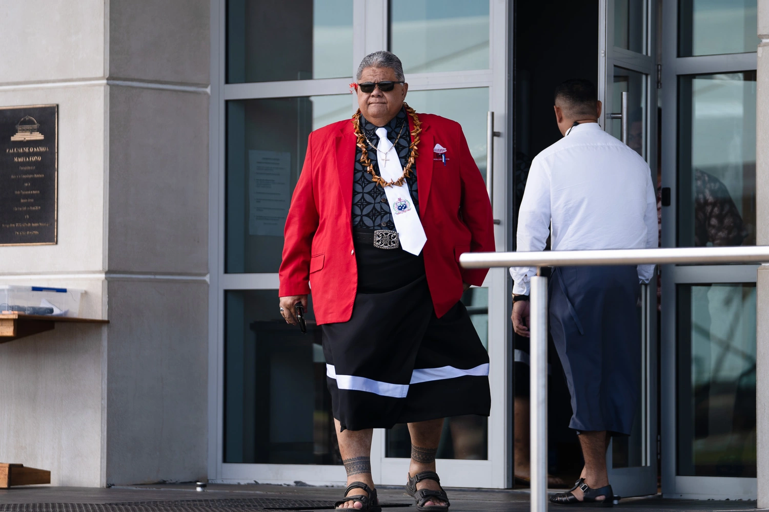 The political stage and its players