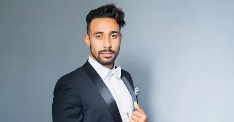 University honours Samoan singer