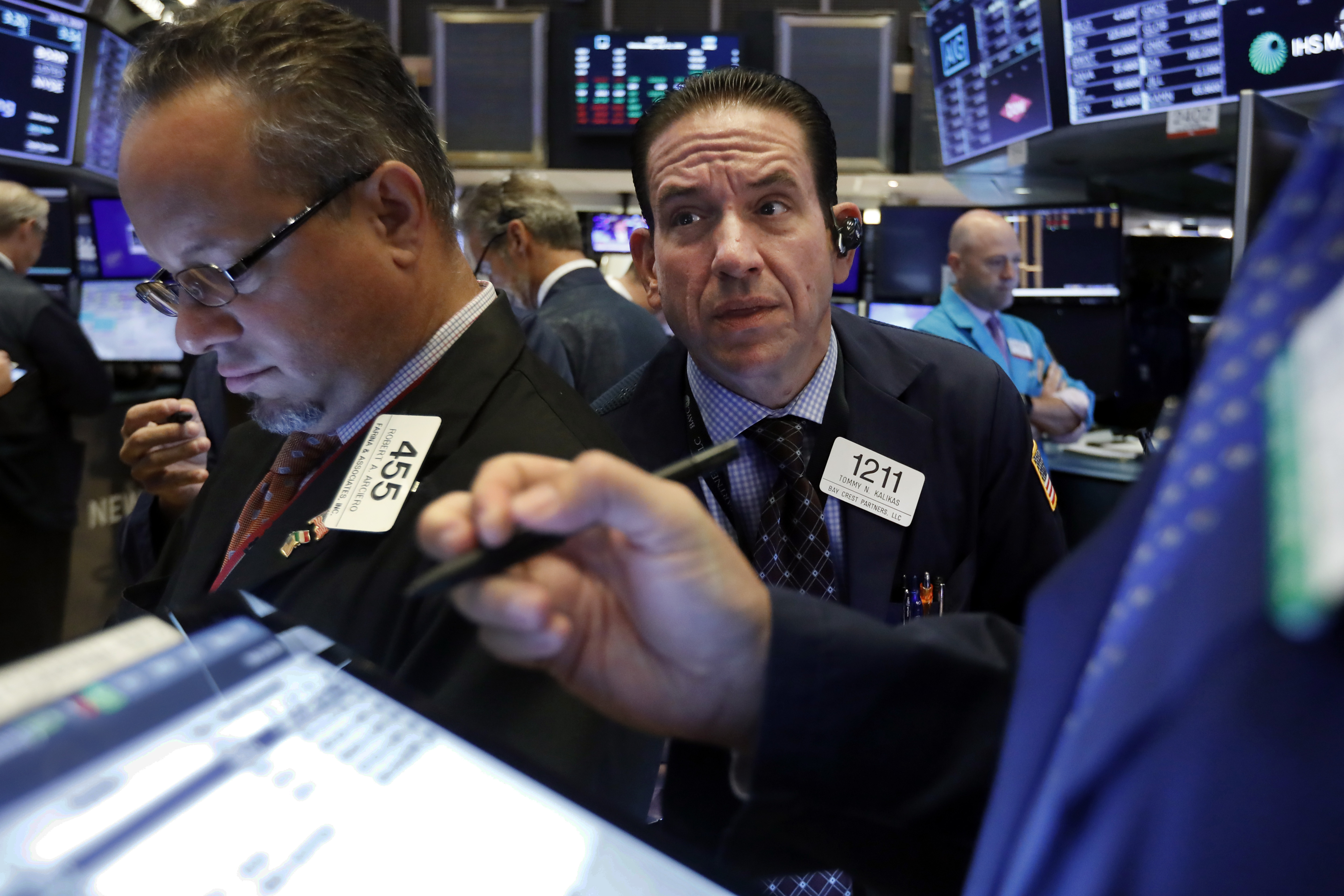 US stocks turn mixed ahead of Fed announcement