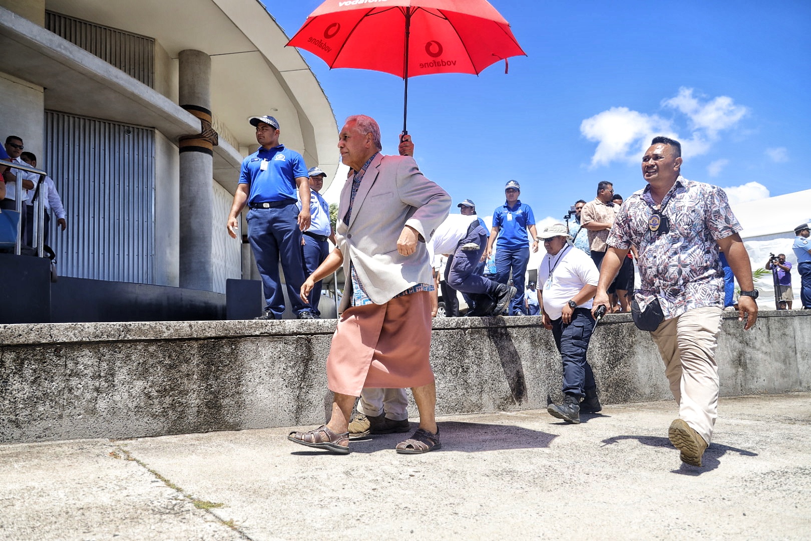 Head of State arrives amid Parliamentary standoff