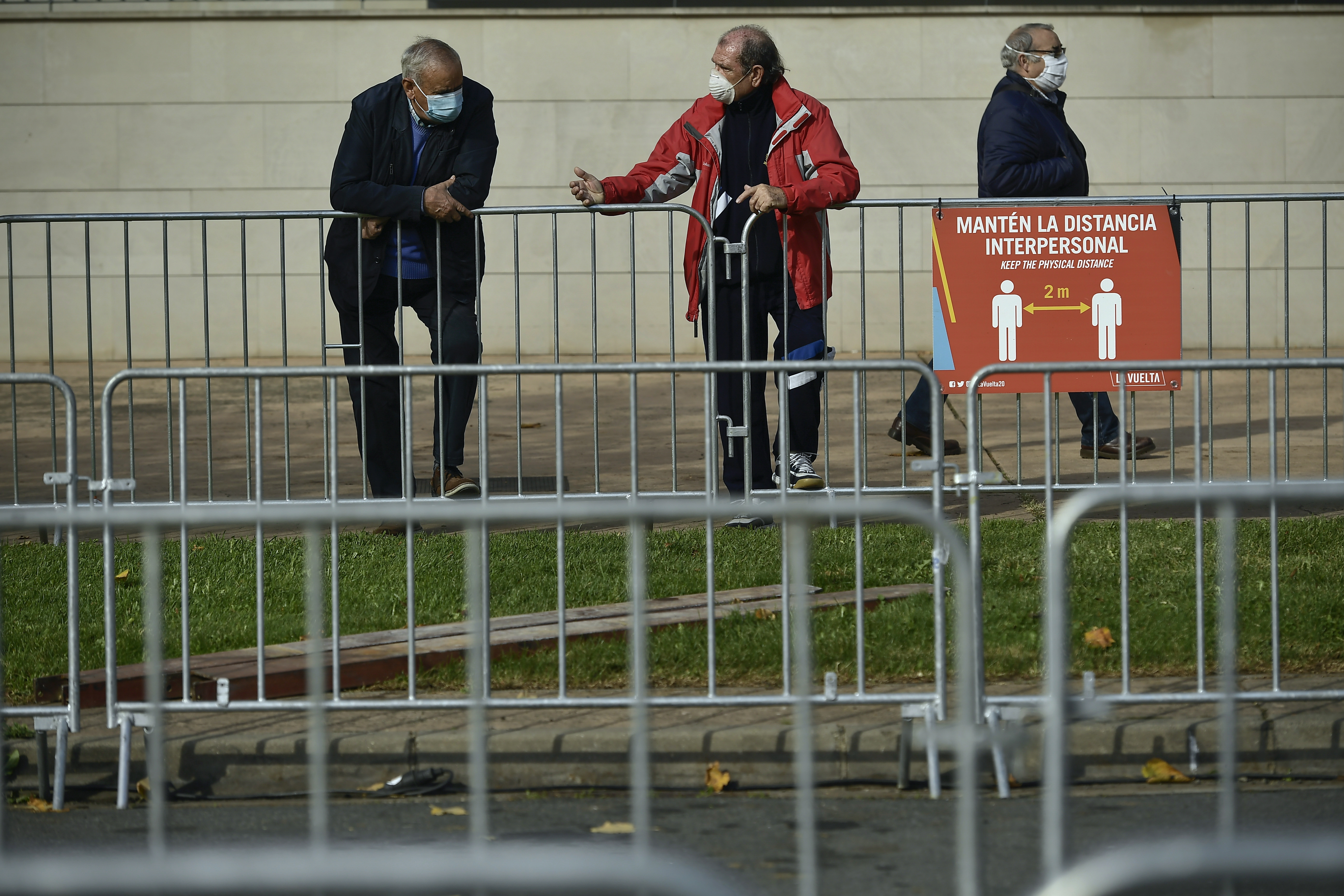 The Latest: Texans place OL Sharping on COVID-19 list