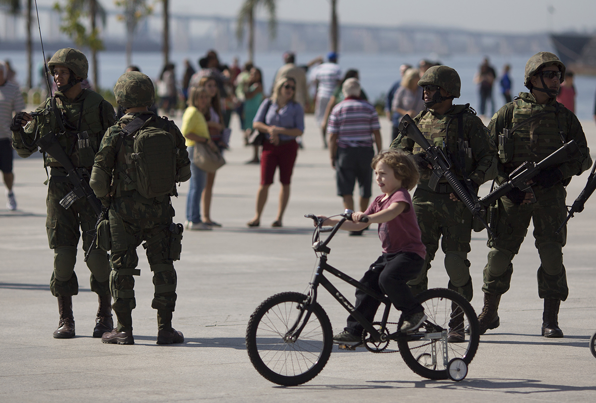 'Supergirl' Melissa Benoist is 'coming home' to Broadway