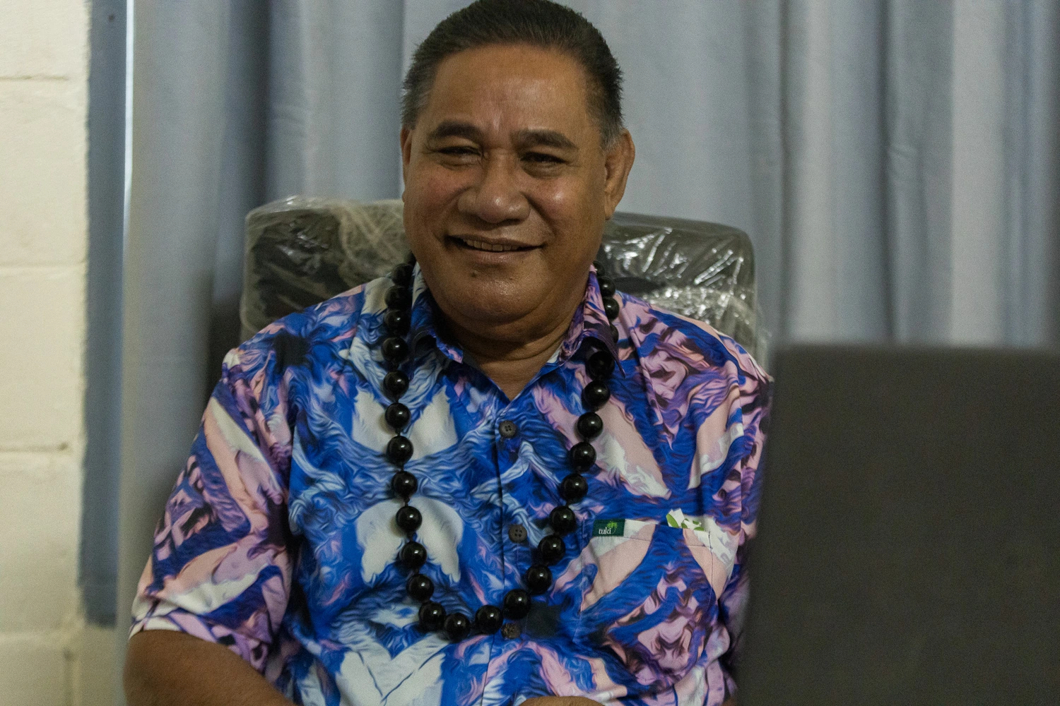 Safata No.2 to discuss party switch