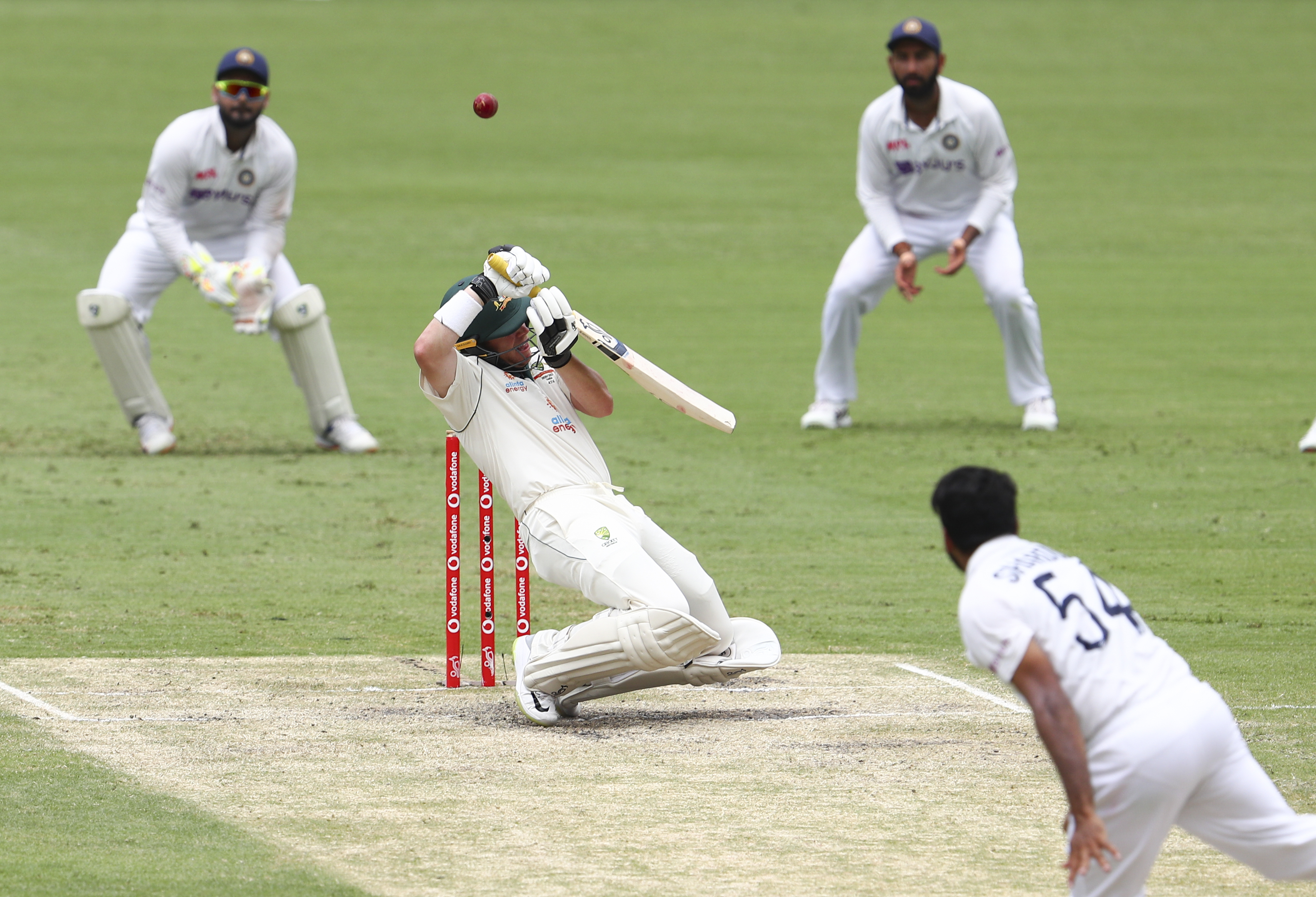 Aussies build lead to 276 at tea on day 4, last test v India